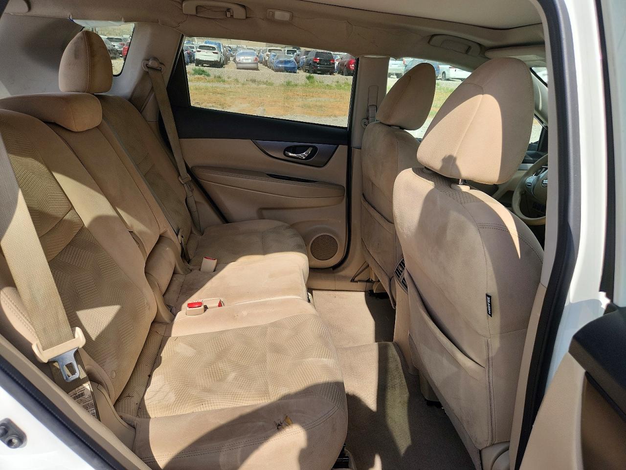 2014 Nissan Rogue S White vin: 5N1AT2MV2EC784826