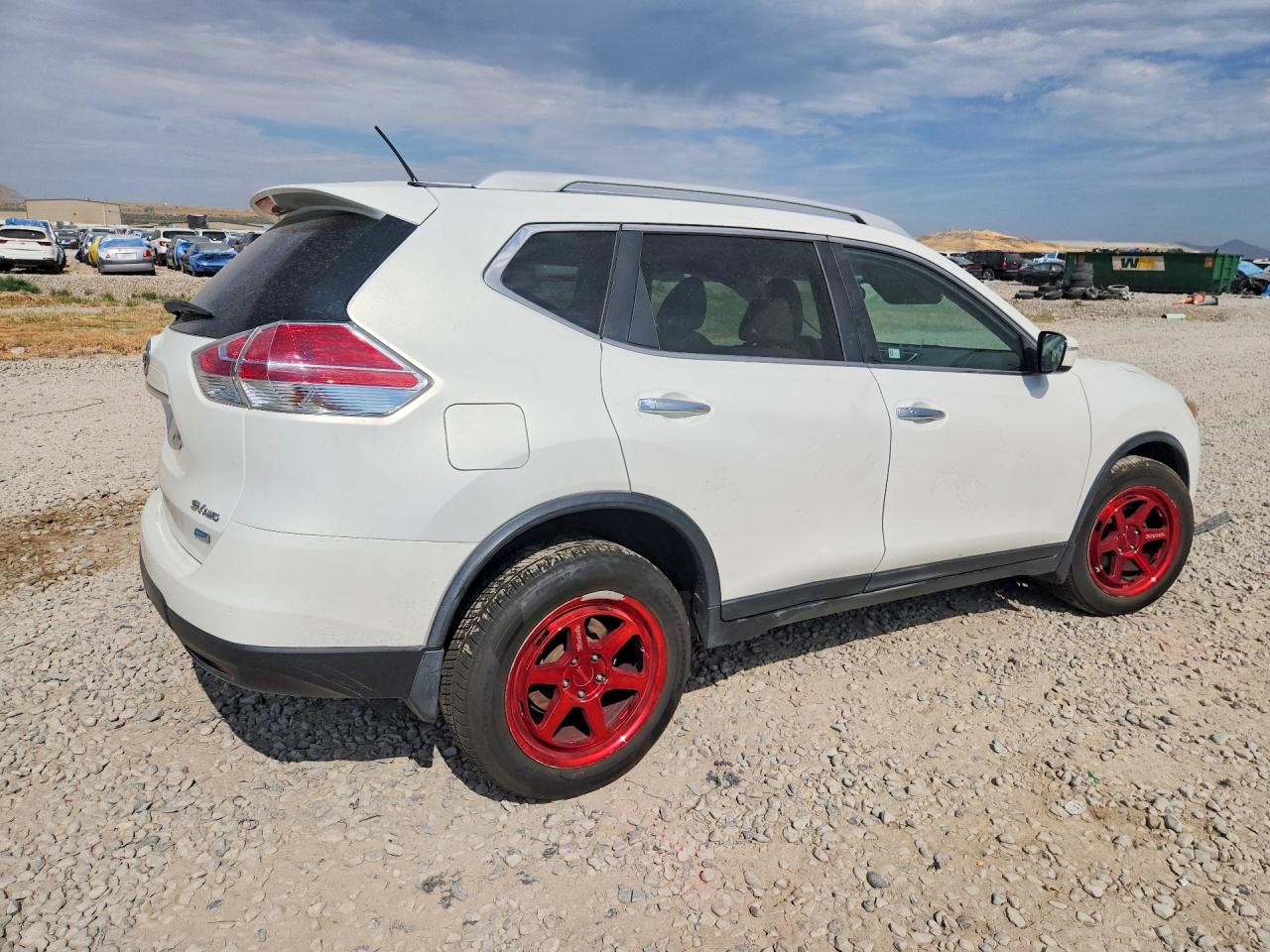 2014 Nissan Rogue S White vin: 5N1AT2MV2EC784826