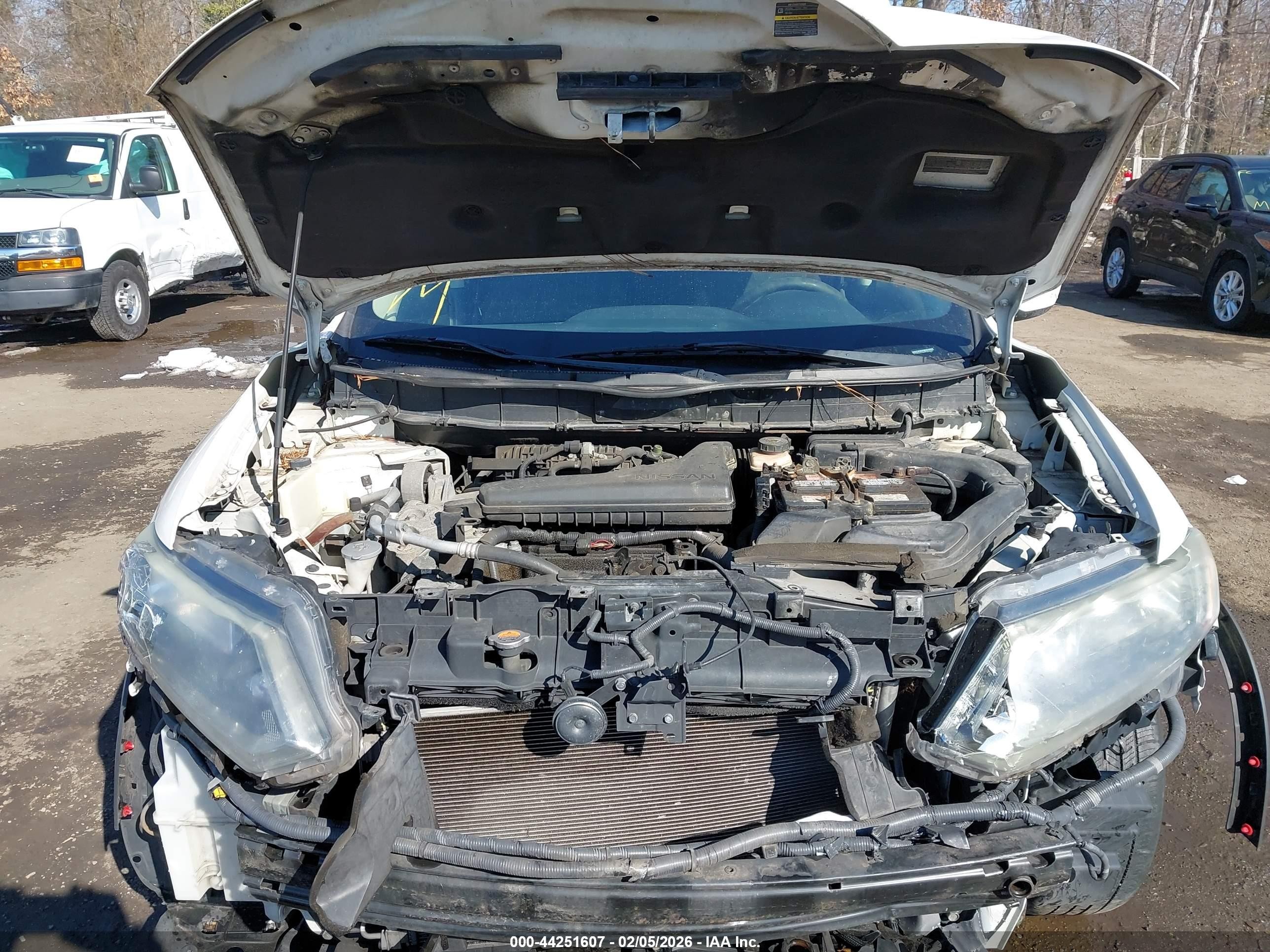 2014 Nissan Rogue Sv Белый vin: 5N1AT2MV2EC787127