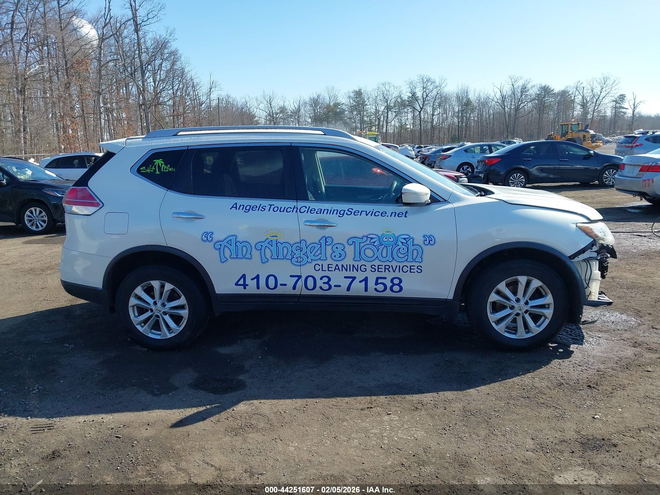 2014 Nissan Rogue Sv Белый vin: 5N1AT2MV2EC787127