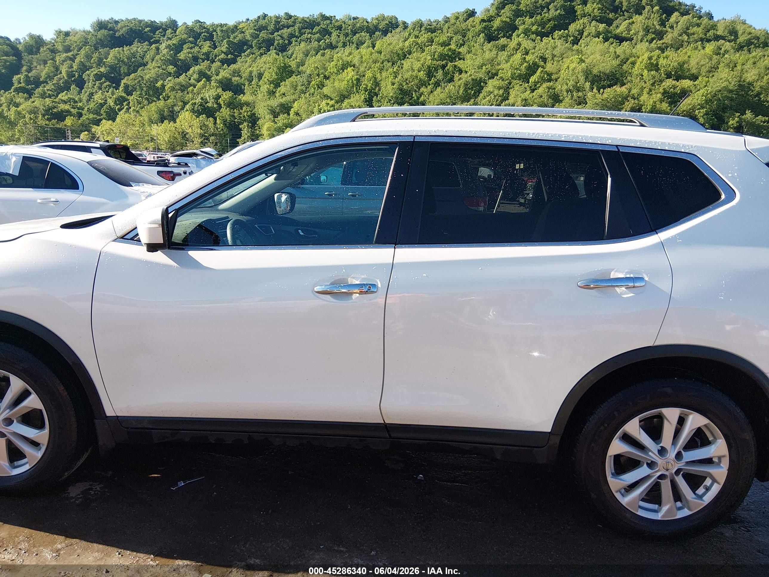 2014 Nissan Rogue Sv White vin: 5N1AT2MV2EC789430