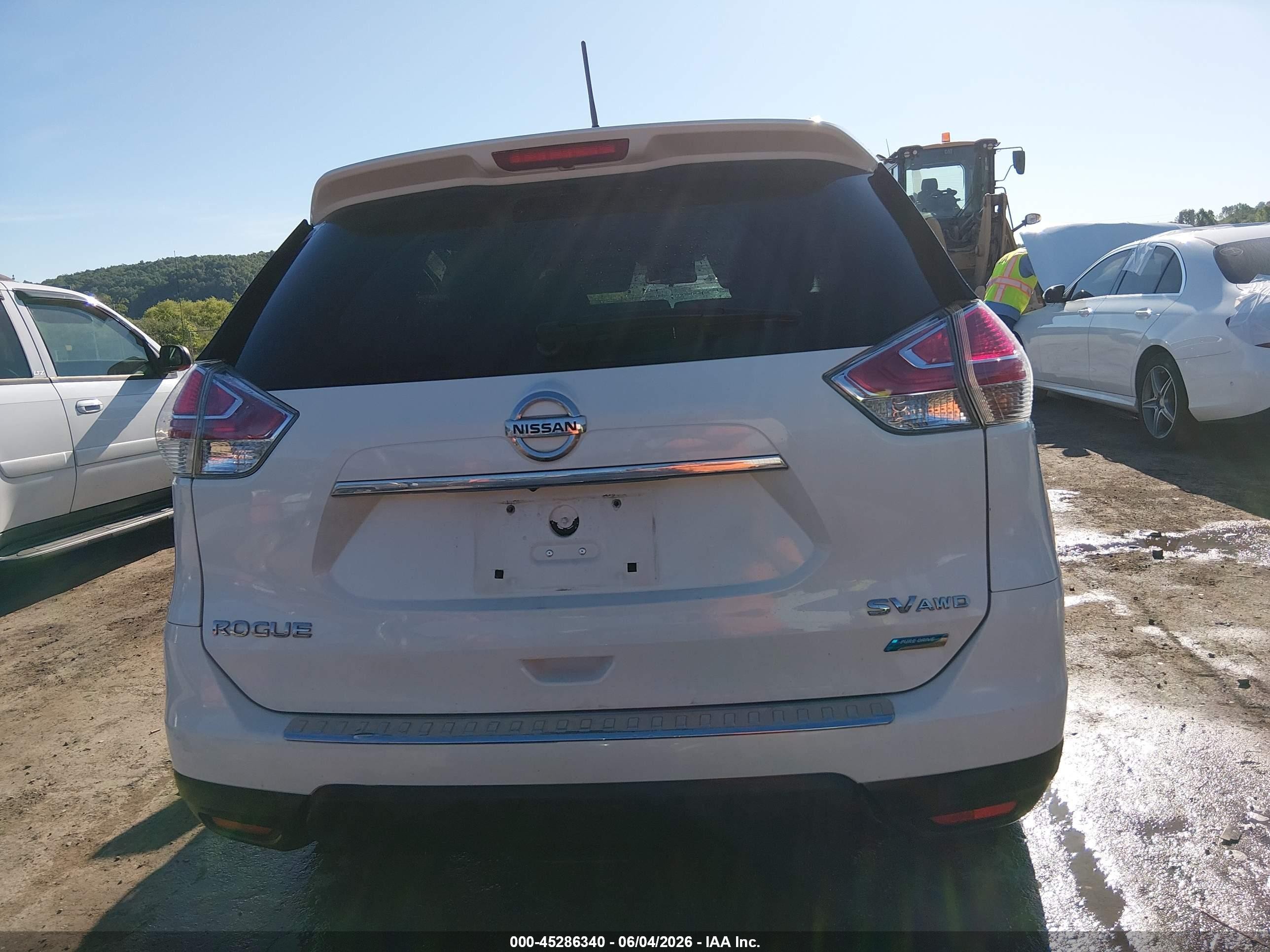 2014 Nissan Rogue Sv White vin: 5N1AT2MV2EC789430