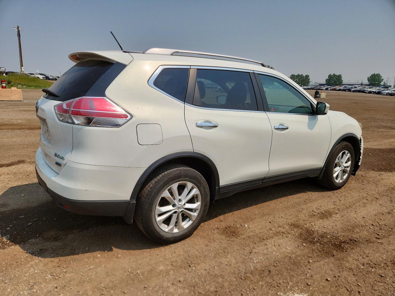 2014 Nissan Rogue S Белый vin: 5N1AT2MV2EC824113