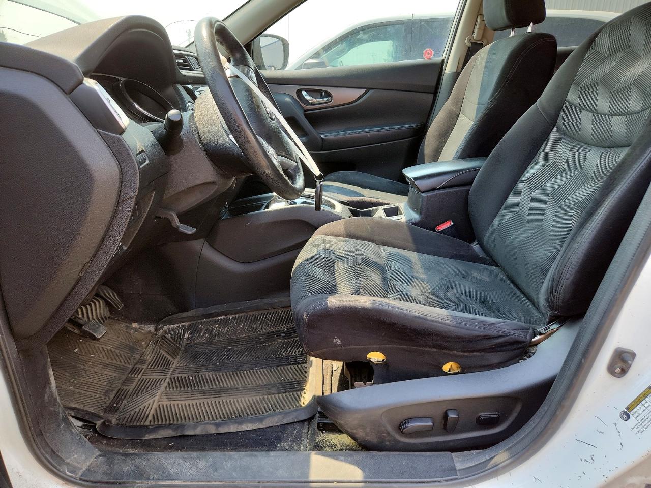 2014 Nissan Rogue S Белый vin: 5N1AT2MV2EC824113