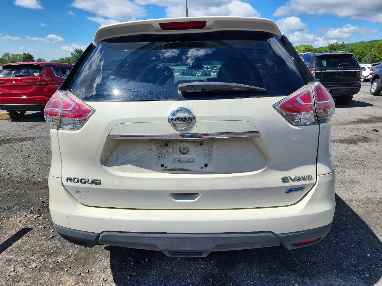 2014 Nissan Rogue Sv White vin: 5N1AT2MV2EC850131