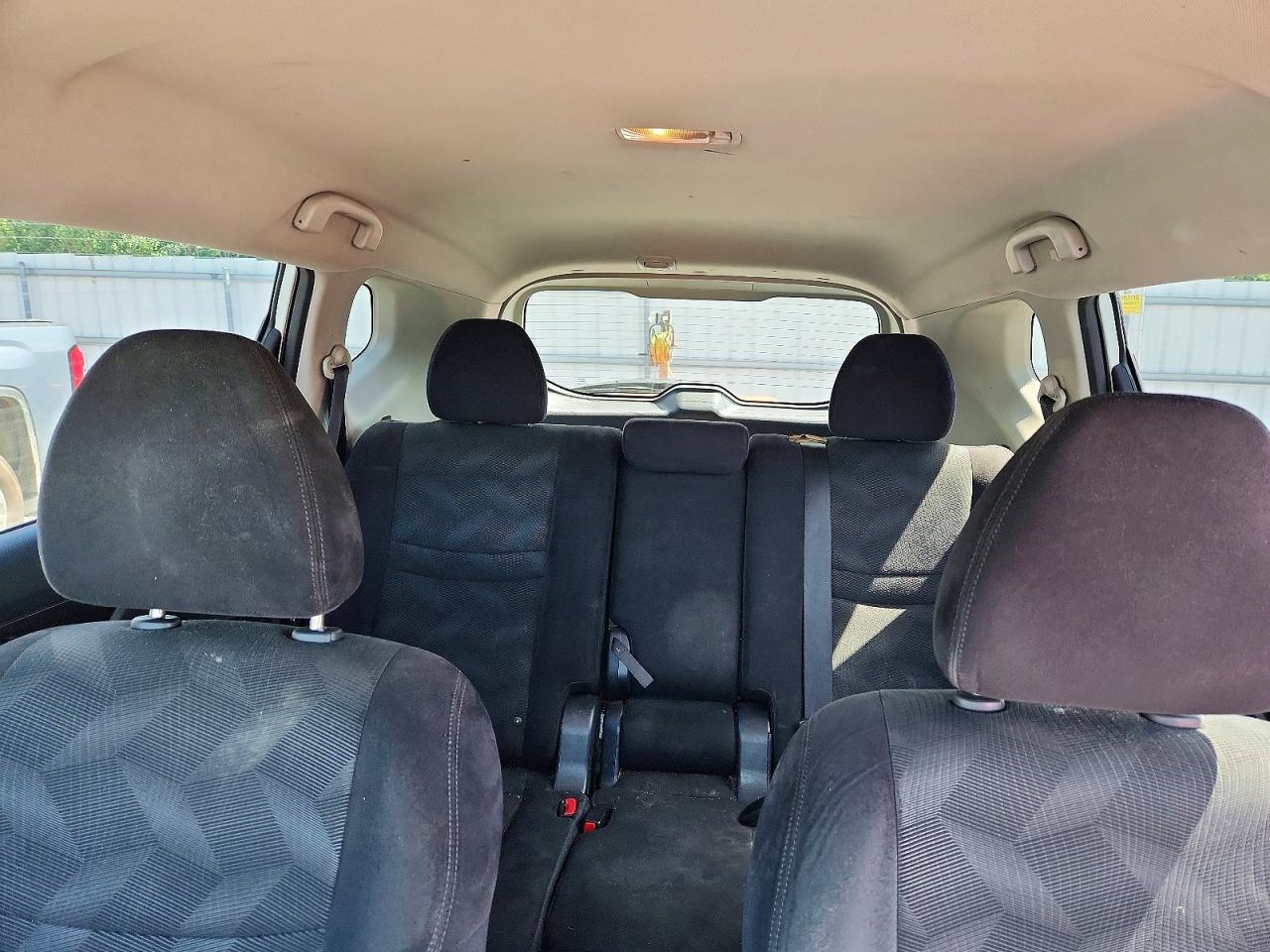 2014 Nissan Rogue Sv White vin: 5N1AT2MV2EC850131