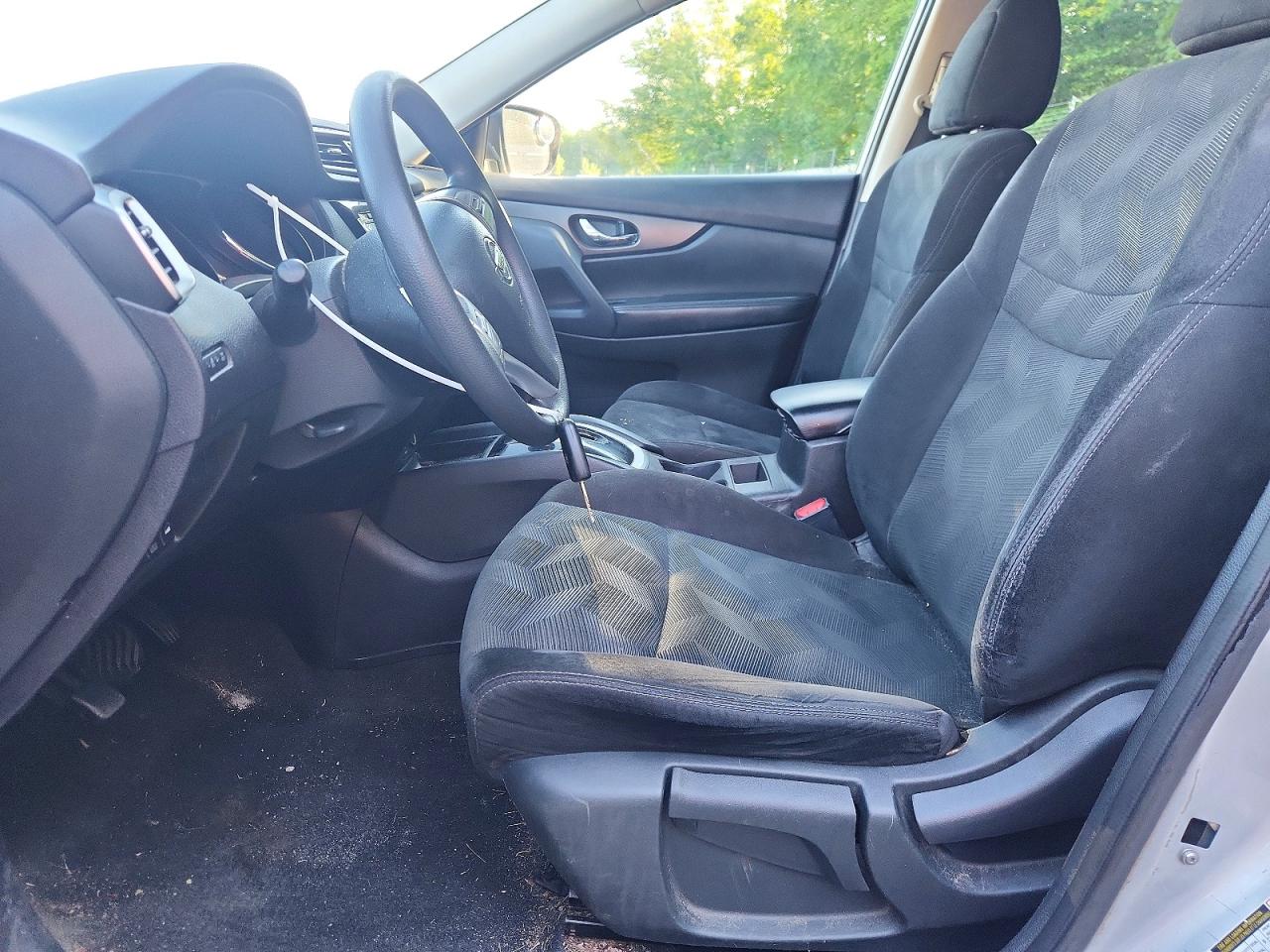 2014 Nissan Rogue S Silver vin: 5N1AT2MV2EC863669