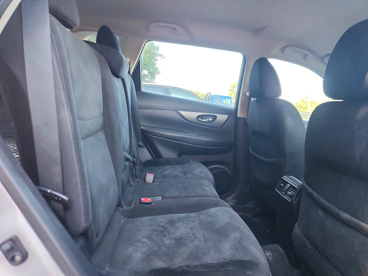 2014 Nissan Rogue S Silver vin: 5N1AT2MV2EC863669
