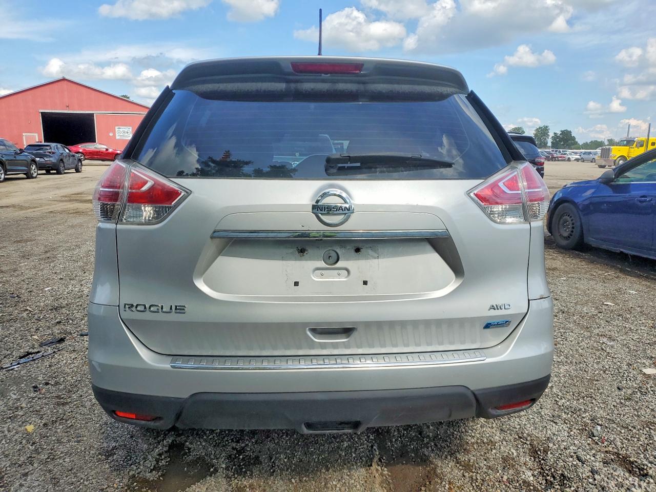 2015 Nissan Rogue S Silver vin: 5N1AT2MV2FC750998
