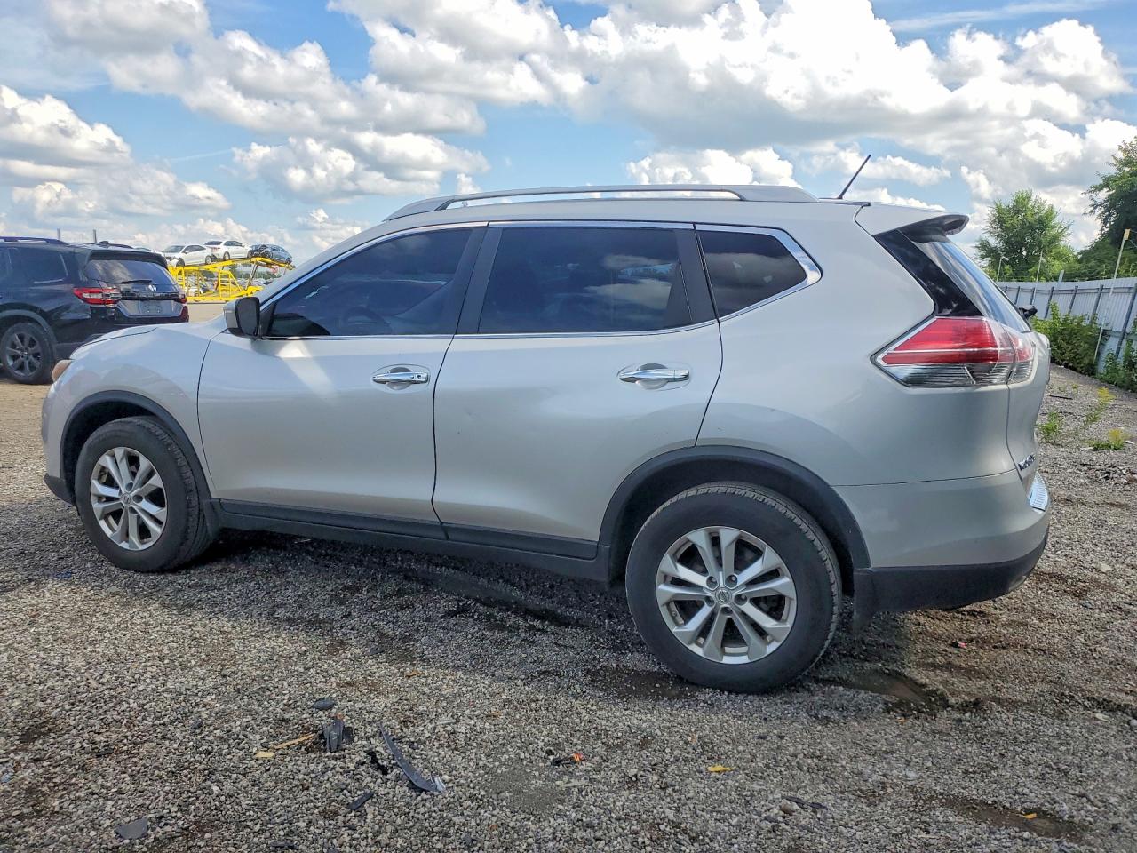 2015 Nissan Rogue S Silver vin: 5N1AT2MV2FC750998
