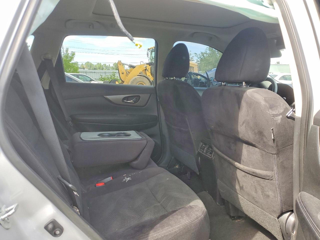 2015 Nissan Rogue S Silver vin: 5N1AT2MV2FC750998