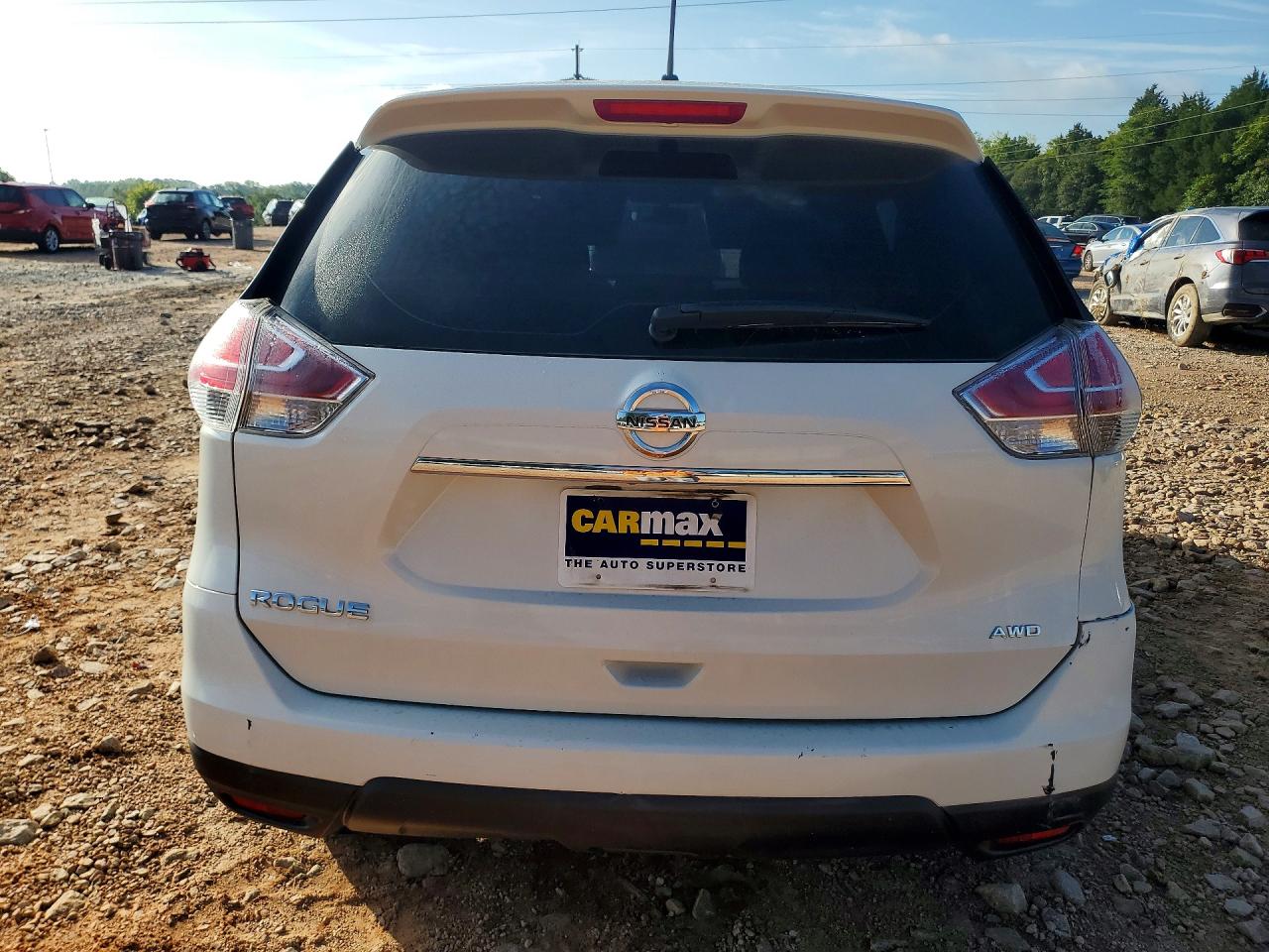 2015 Nissan Rogue S White vin: 5N1AT2MV2FC759071