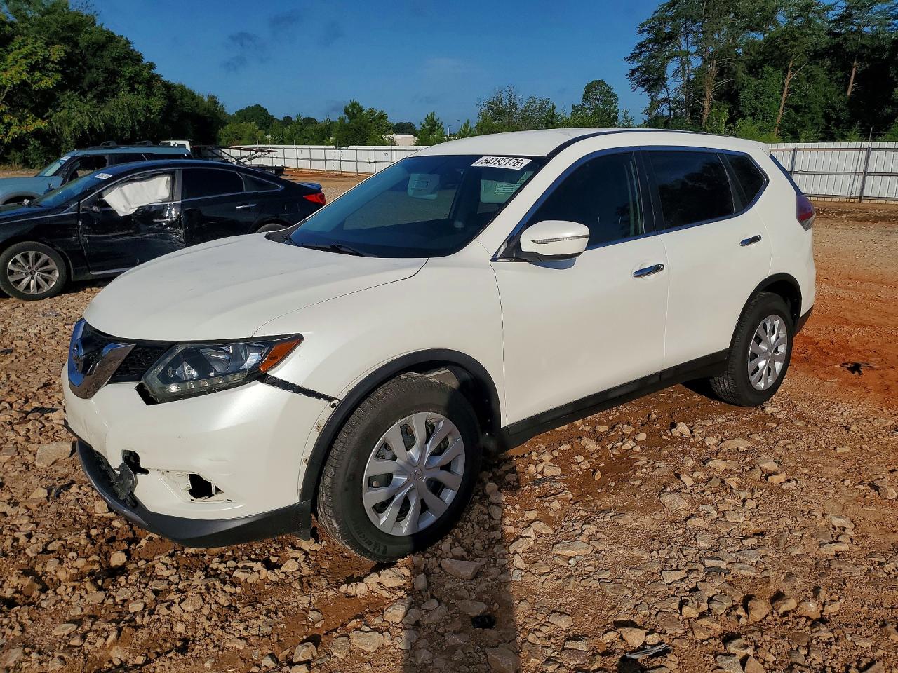 2015 Nissan Rogue S Белый vin: 5N1AT2MV2FC759071