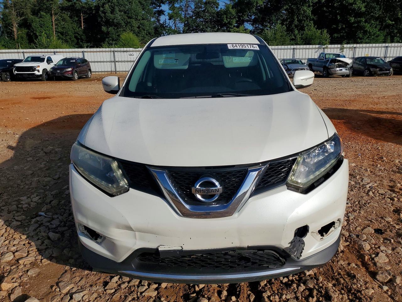 2015 Nissan Rogue S White vin: 5N1AT2MV2FC759071
