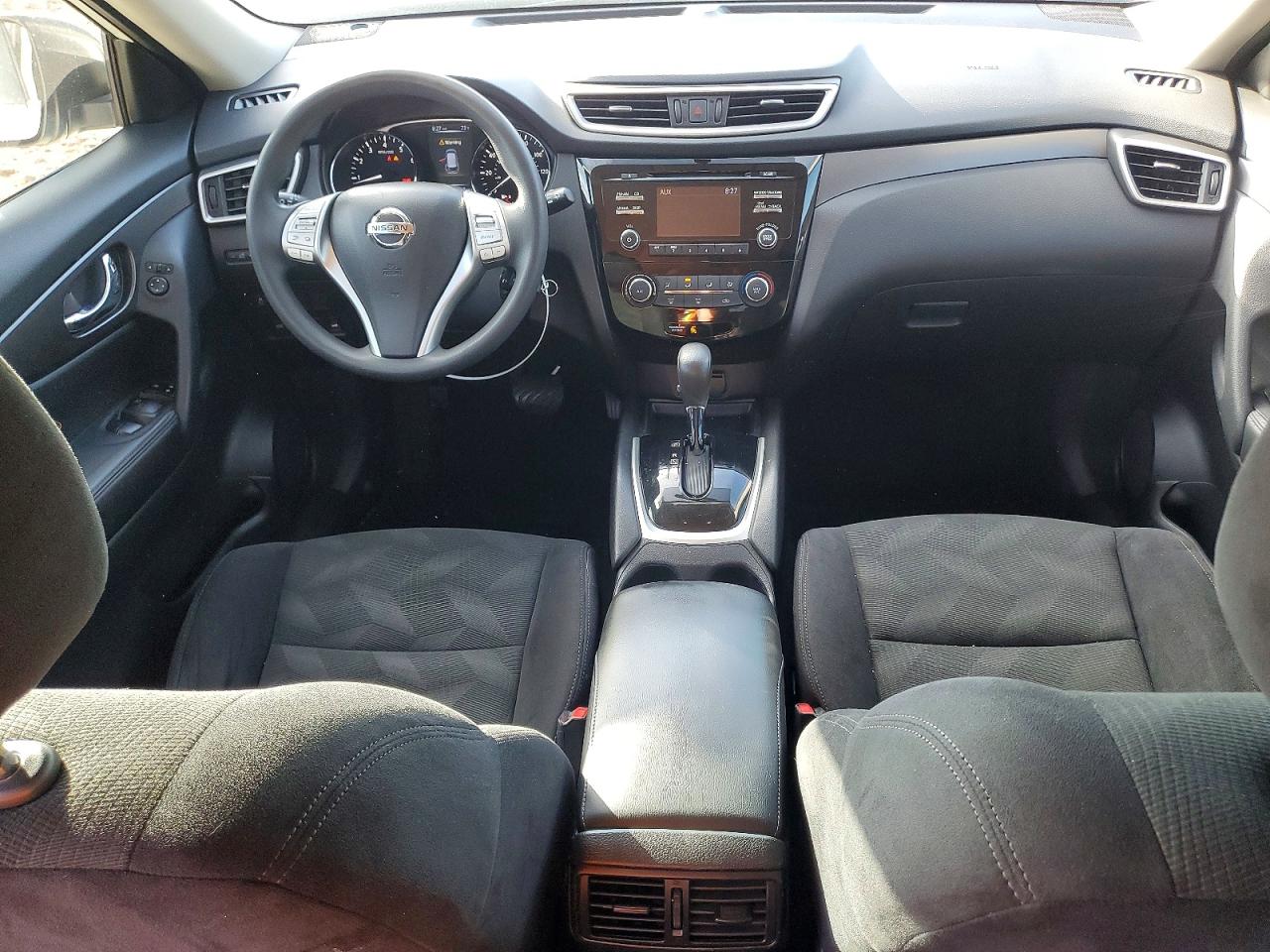 2015 Nissan Rogue S White vin: 5N1AT2MV2FC759071