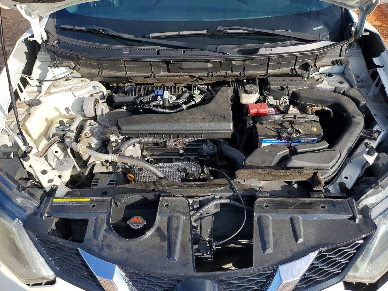 2015 Nissan Rogue S White vin: 5N1AT2MV2FC759071