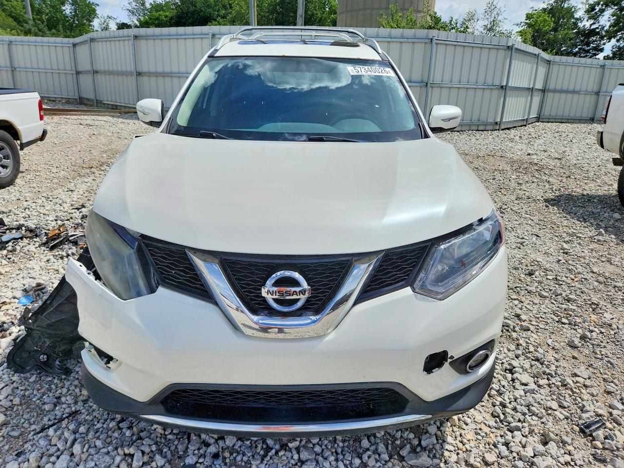 2015 Nissan Rogue S White vin: 5N1AT2MV2FC764058