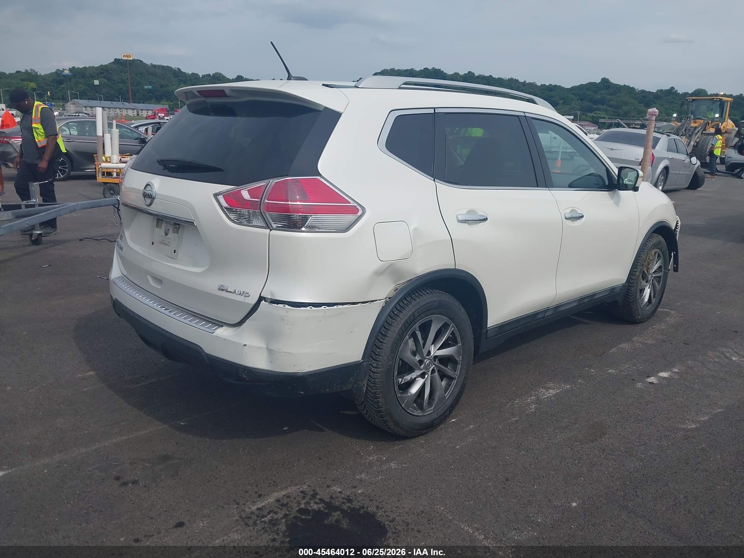2015 Nissan Rogue S/sl/sv White vin: 5N1AT2MV2FC769230