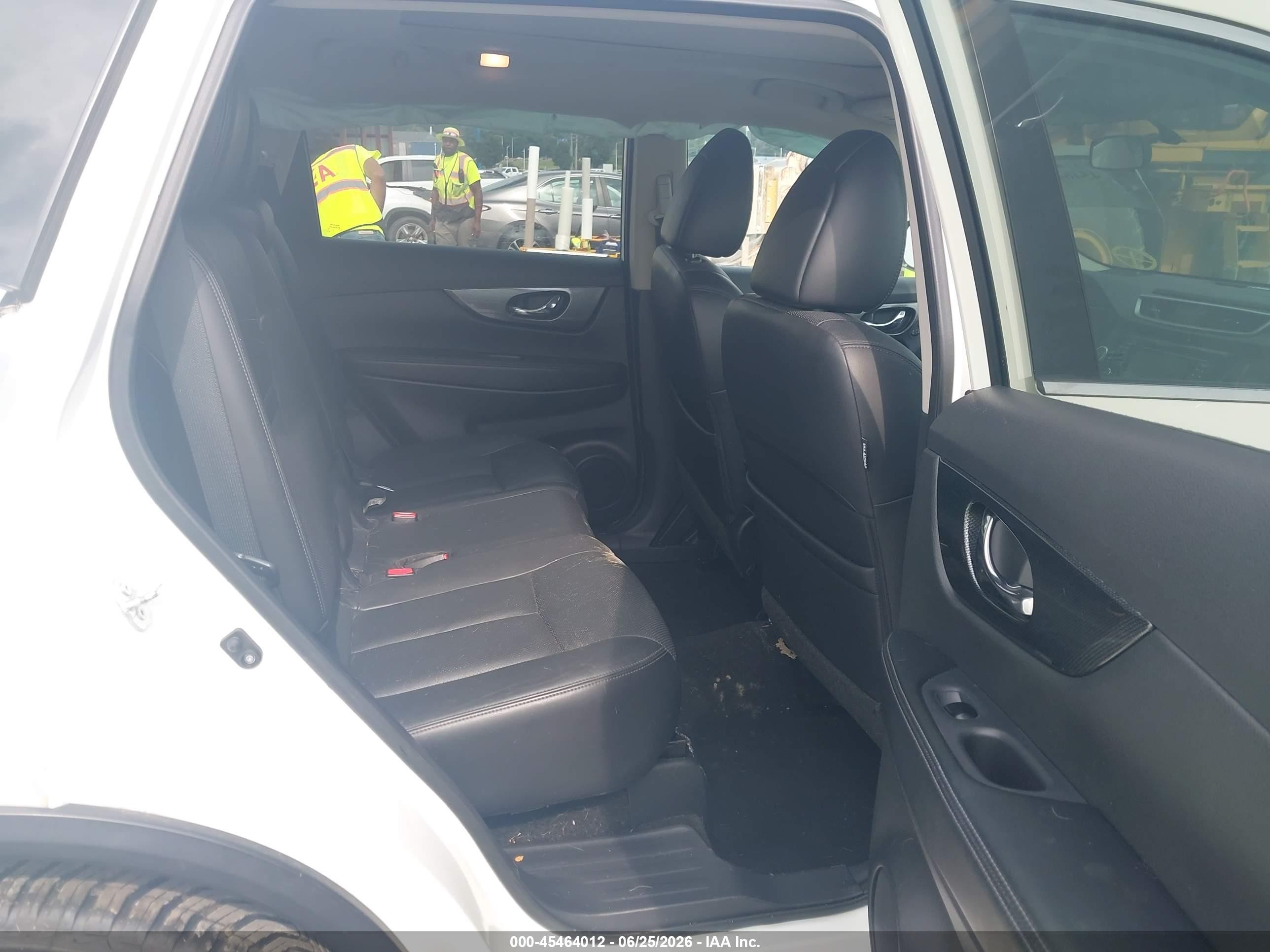 2015 Nissan Rogue S/sl/sv White vin: 5N1AT2MV2FC769230