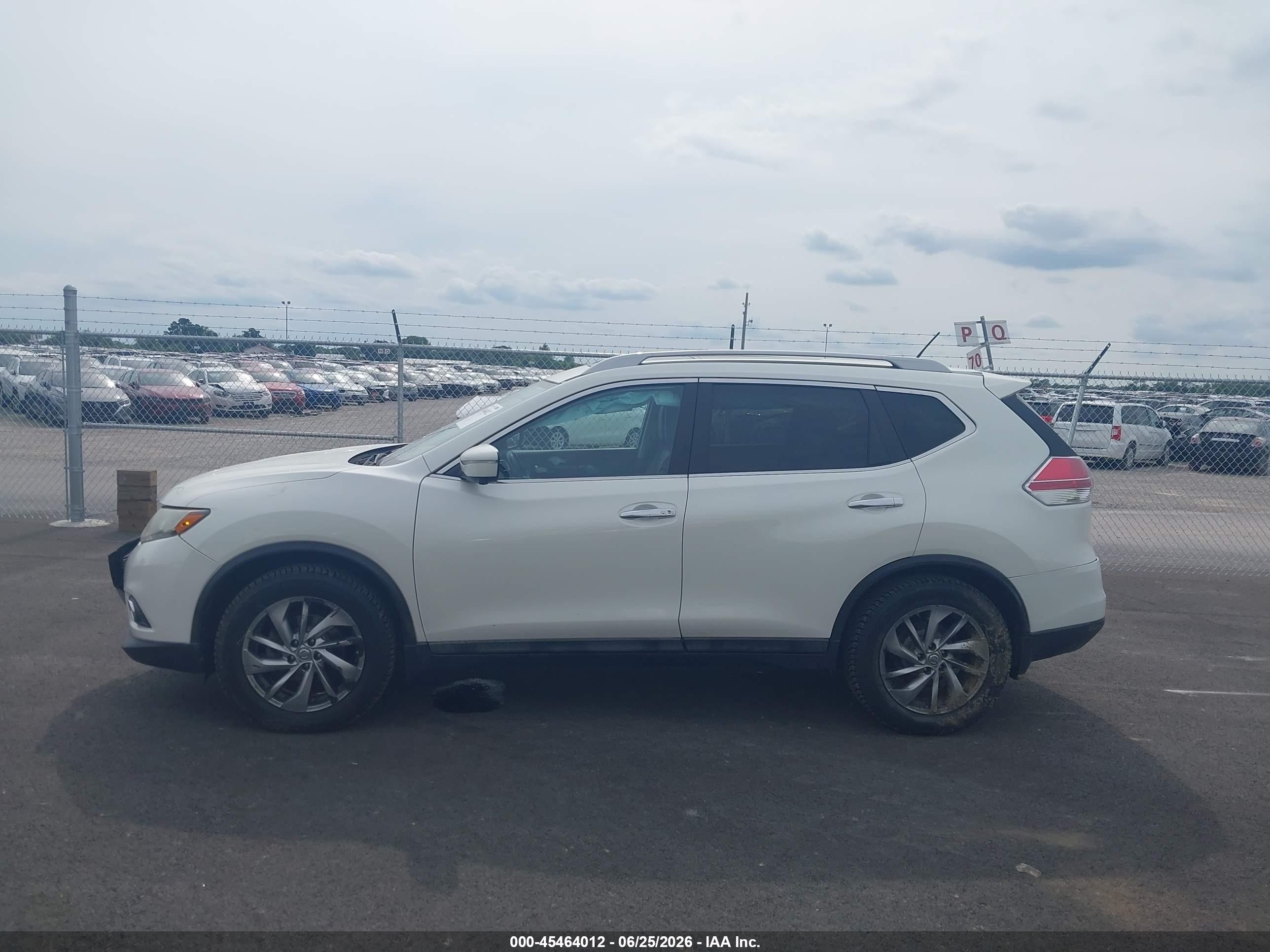 2015 Nissan Rogue S/sl/sv White vin: 5N1AT2MV2FC769230