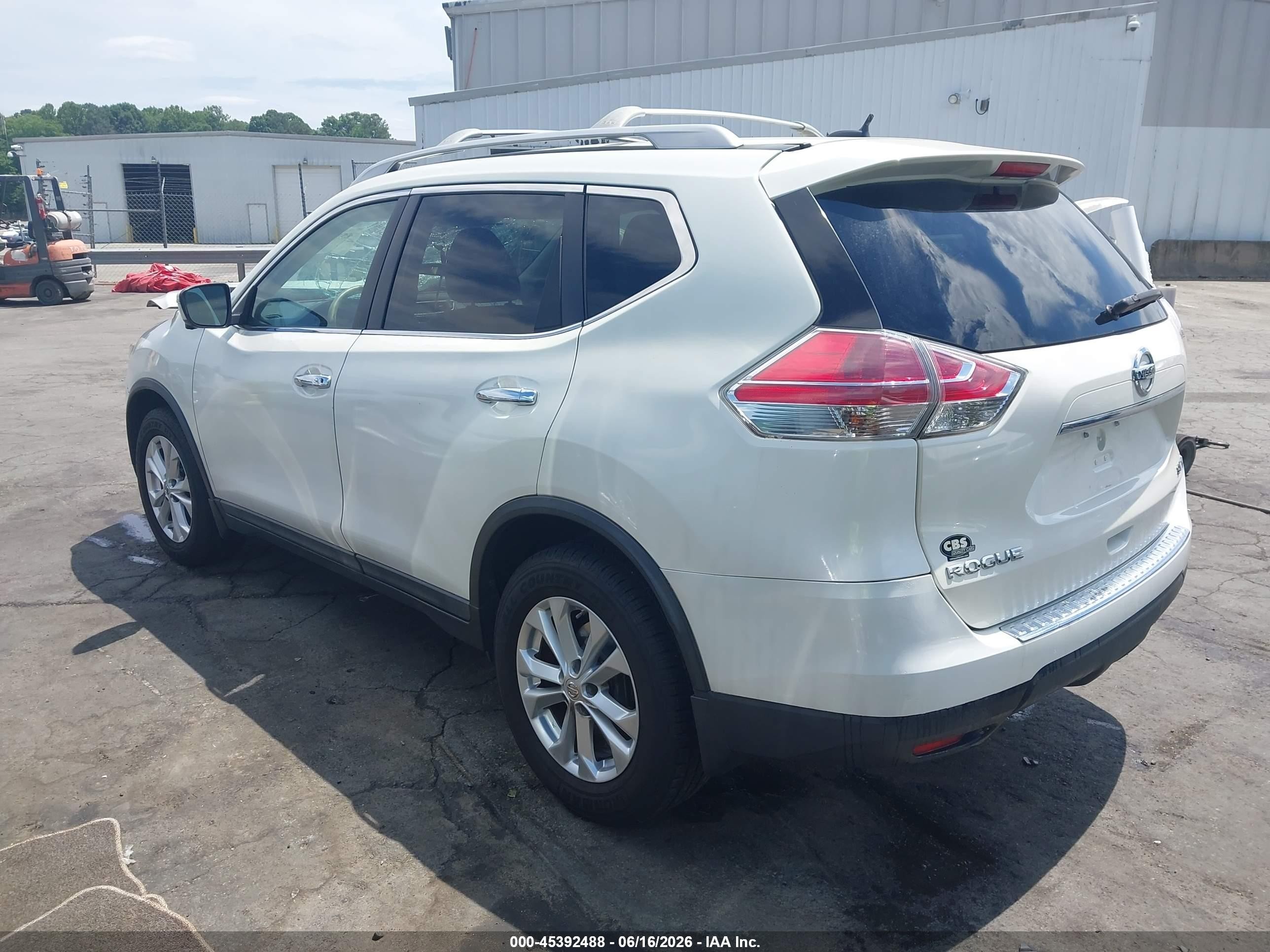 2015 Nissan Rogue Sv White vin: 5N1AT2MV2FC812559