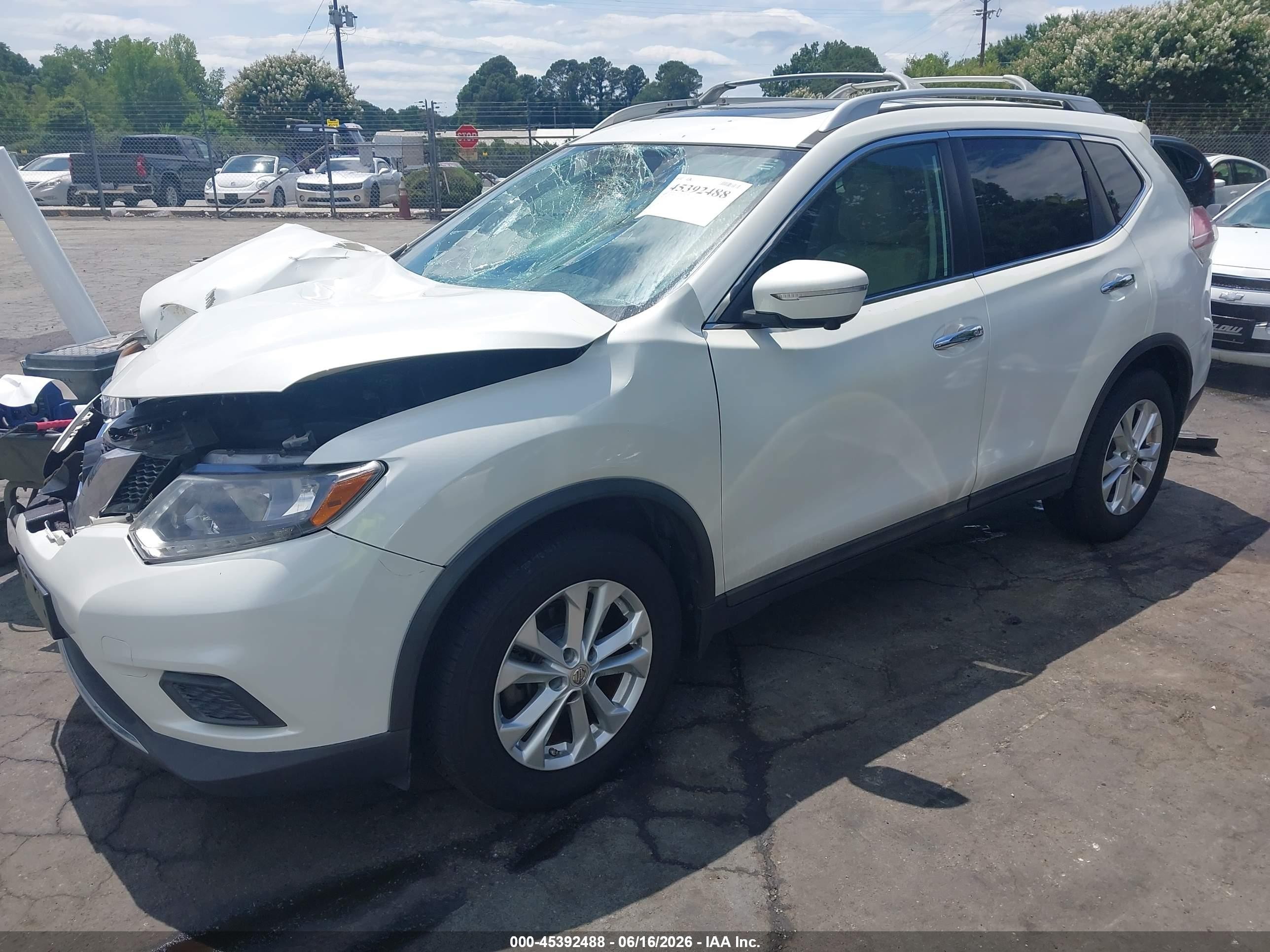 2015 Nissan Rogue Sv White vin: 5N1AT2MV2FC812559