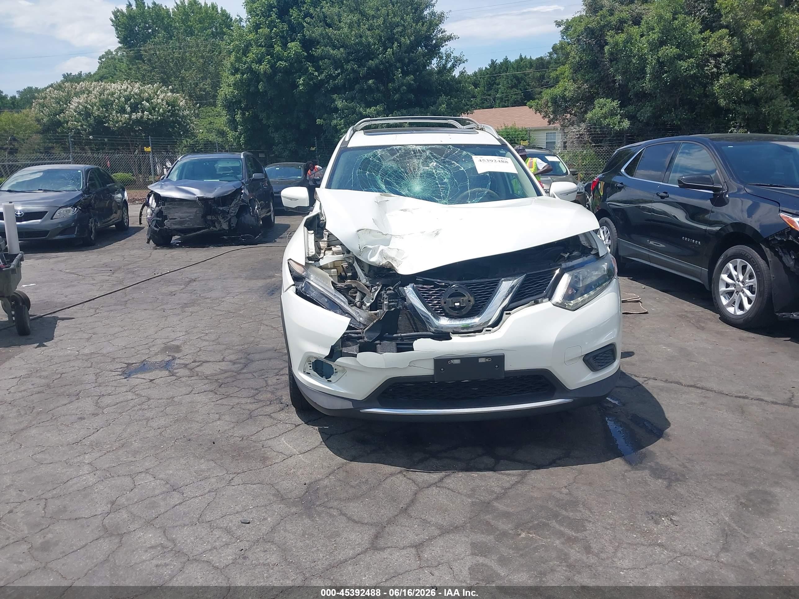 2015 Nissan Rogue Sv White vin: 5N1AT2MV2FC812559
