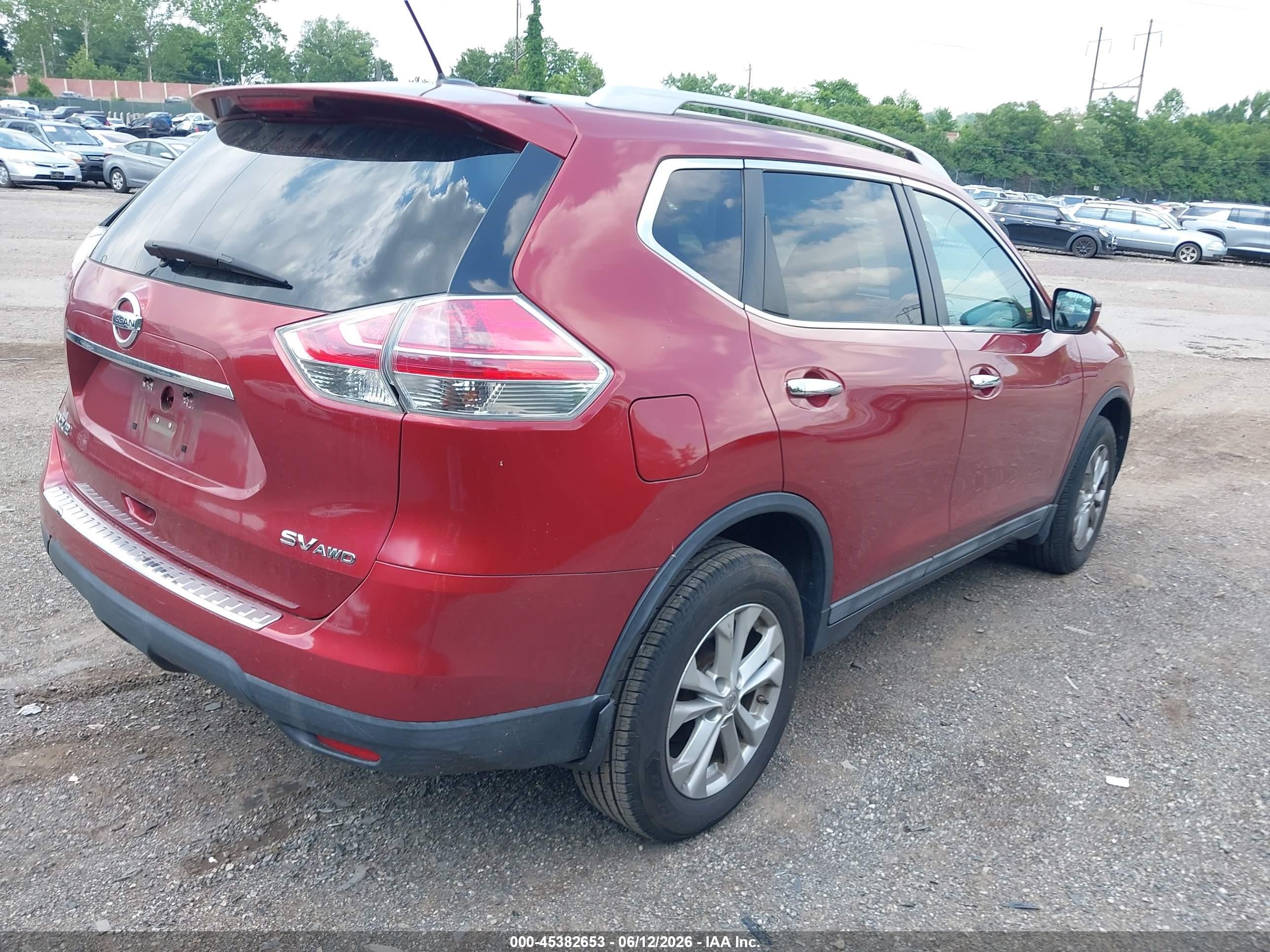 2015 Nissan Rogue Sv Красный vin: 5N1AT2MV2FC818779