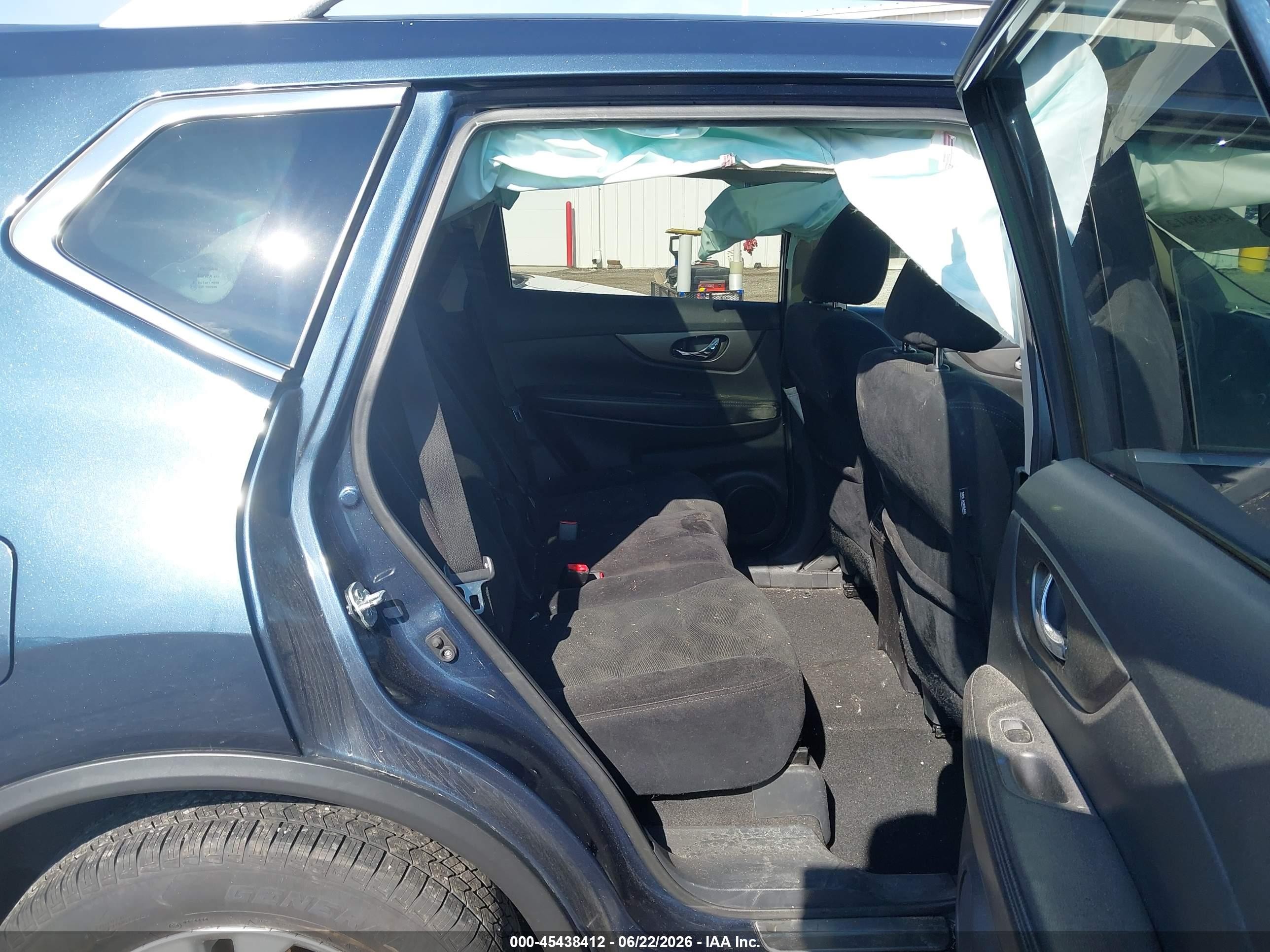 2015 Nissan Rogue Sv Blue vin: 5N1AT2MV2FC829135