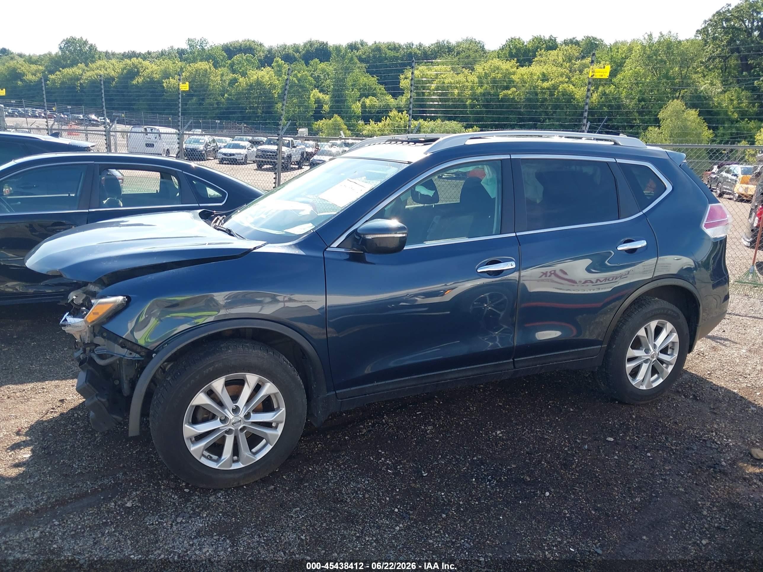 2015 Nissan Rogue Sv Blue vin: 5N1AT2MV2FC829135