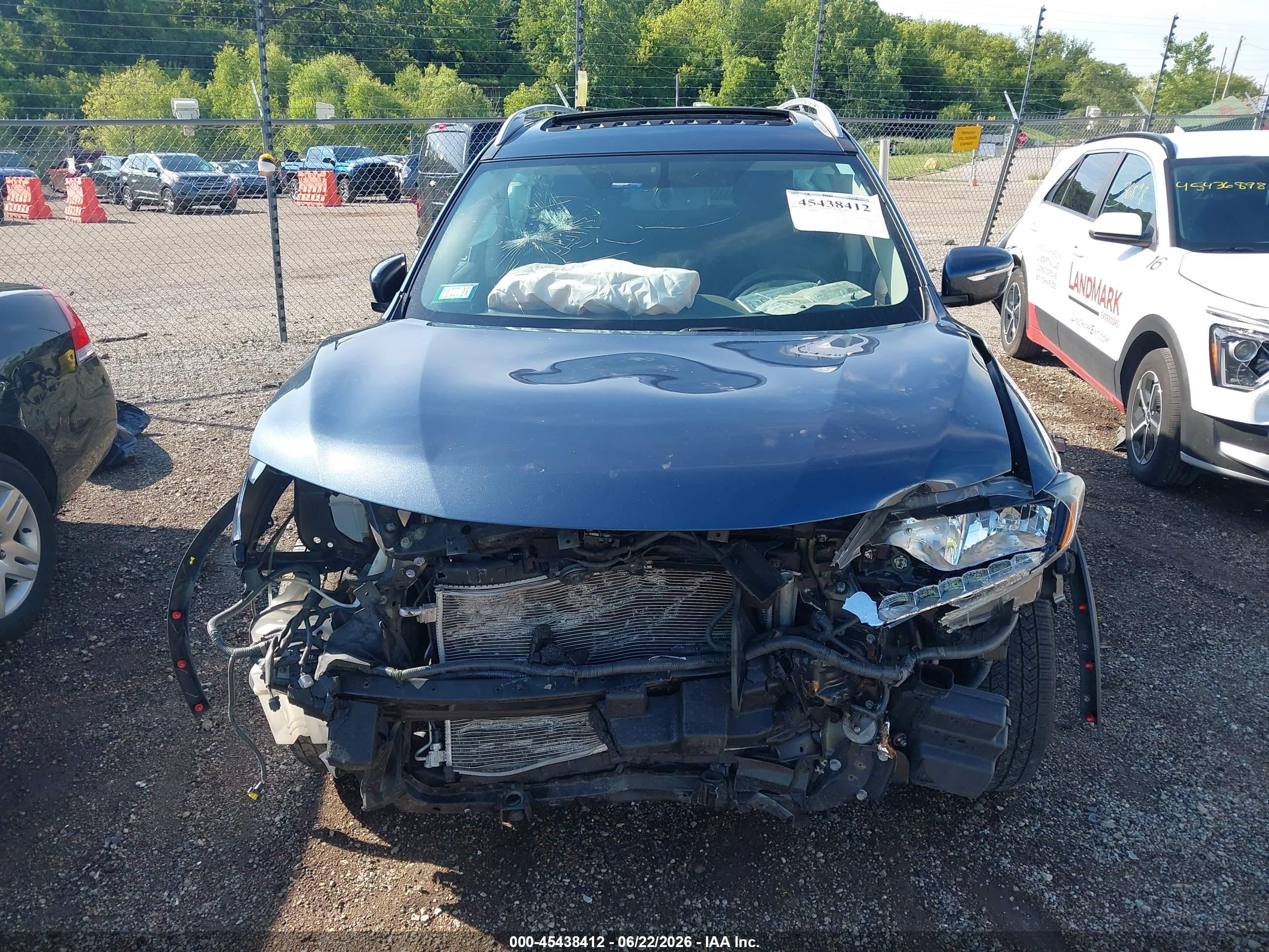 2015 Nissan Rogue Sv Blue vin: 5N1AT2MV2FC829135