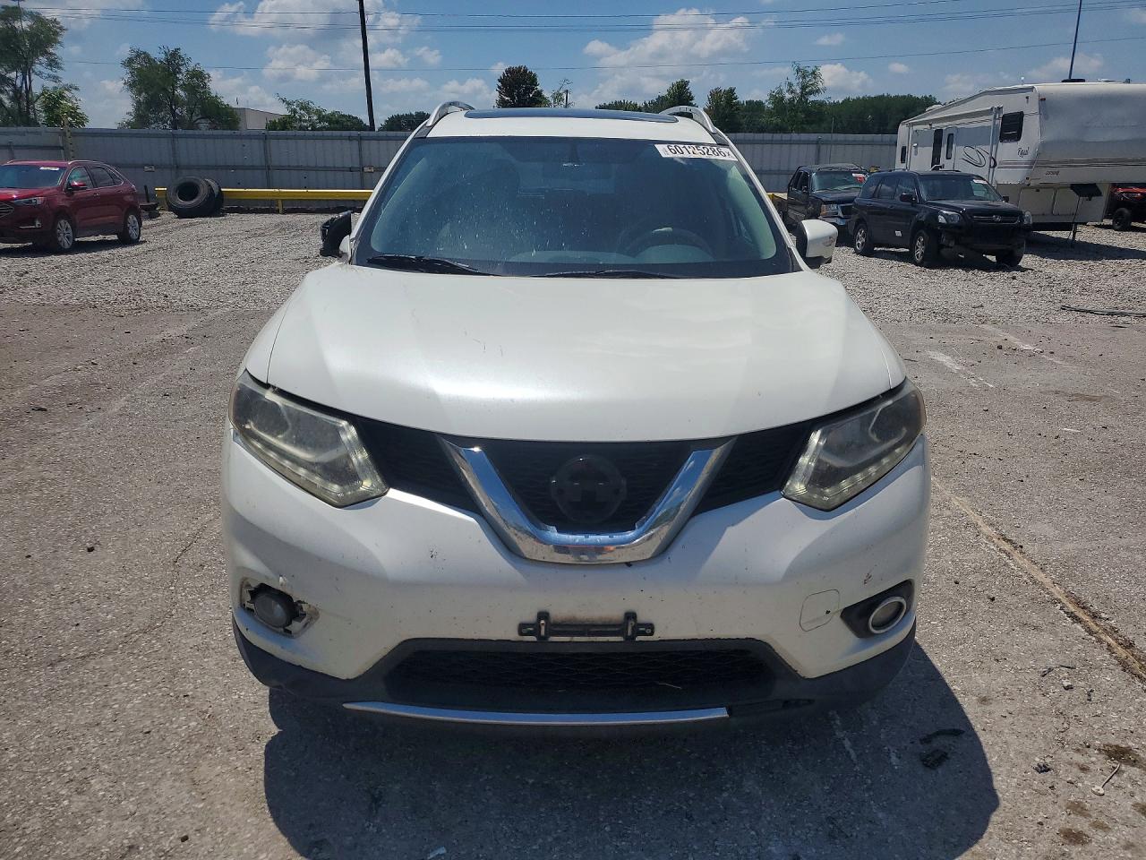 2015 Nissan Rogue S White vin: 5N1AT2MV2FC830270