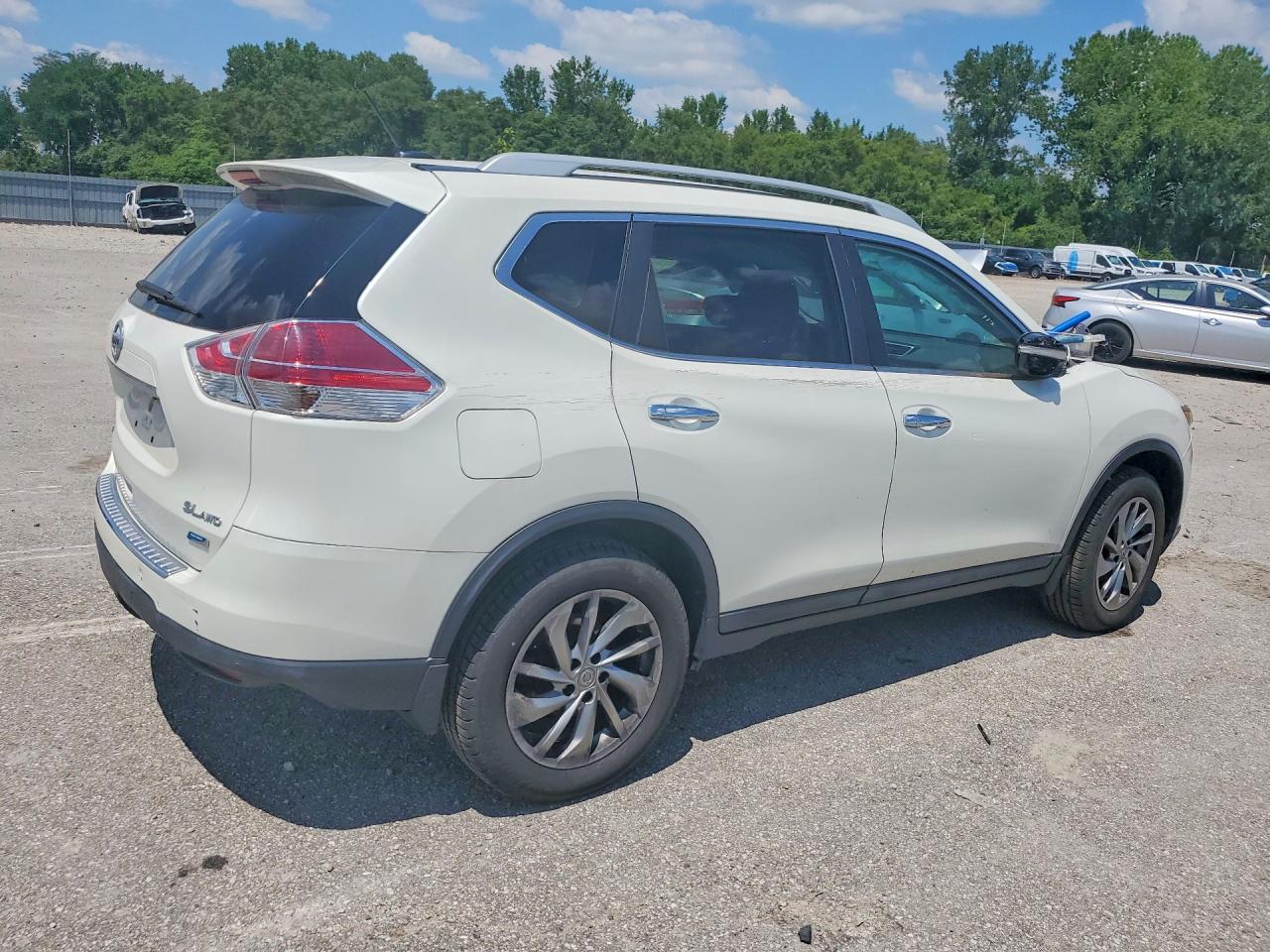 2015 Nissan Rogue S White vin: 5N1AT2MV2FC830270