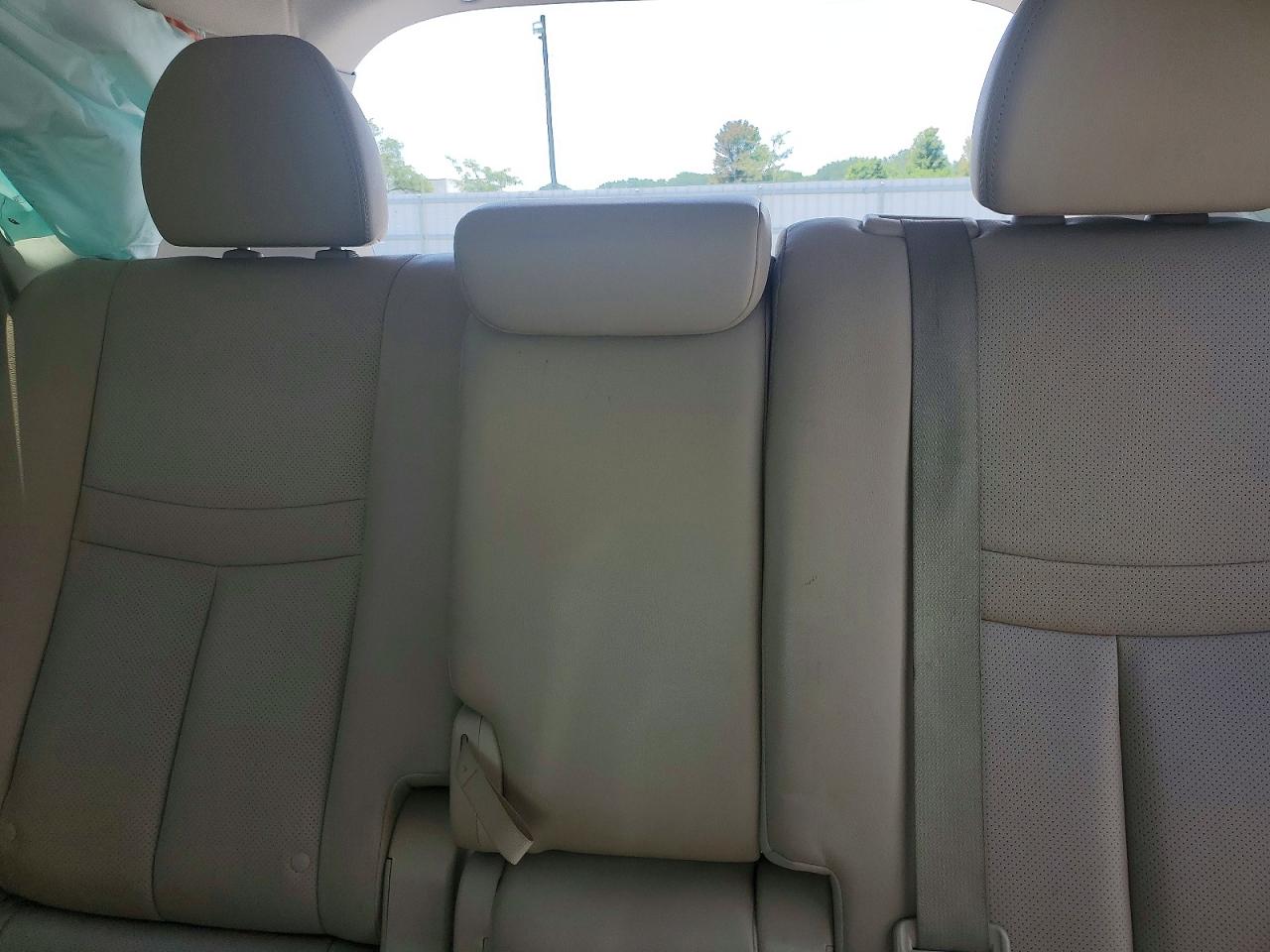 2015 Nissan Rogue S White vin: 5N1AT2MV2FC830270