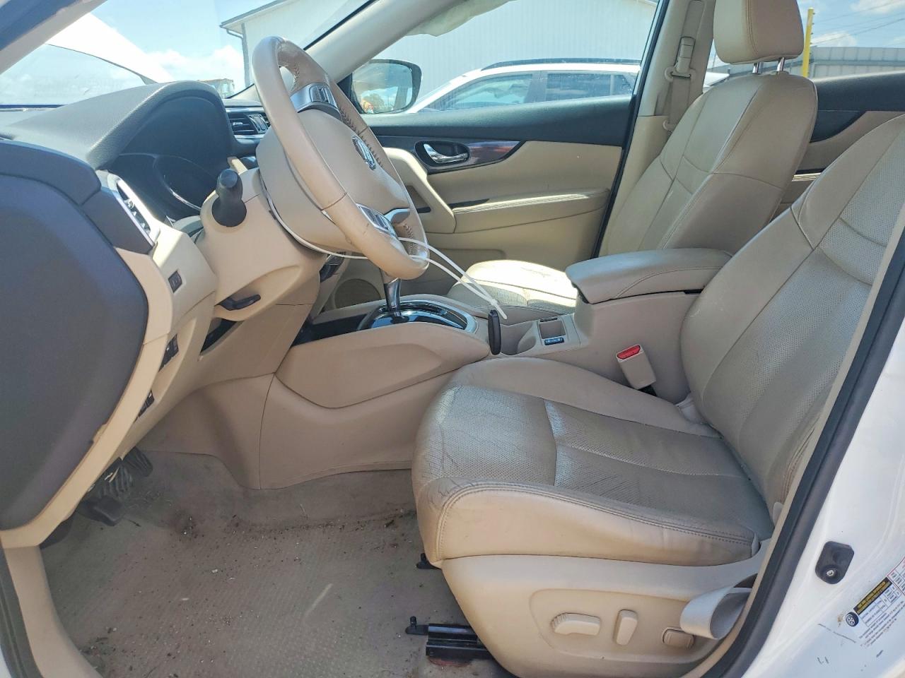 2015 Nissan Rogue S White vin: 5N1AT2MV2FC830270