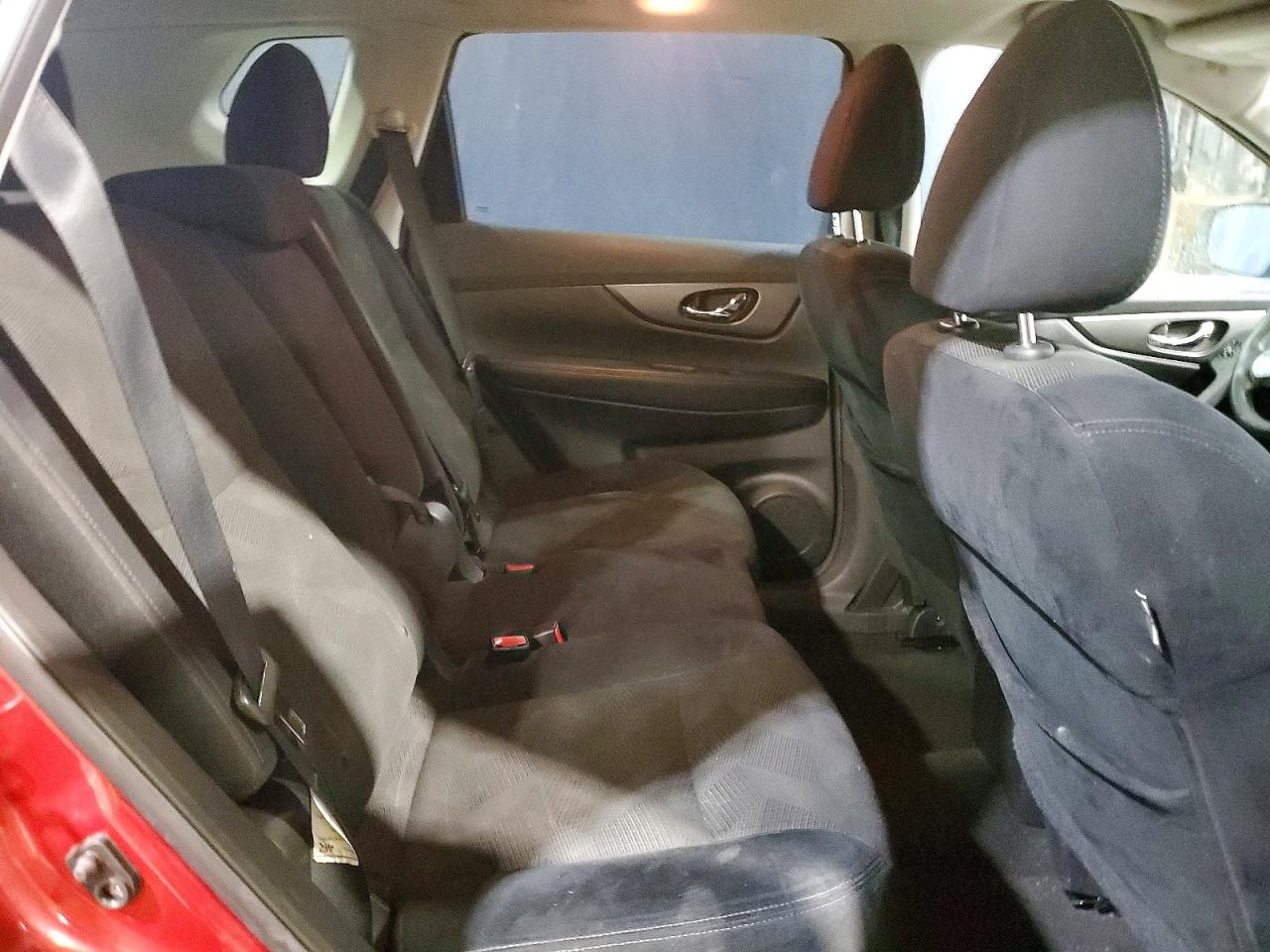 2015 Nissan Rogue S Red vin: 5N1AT2MV2FC865455