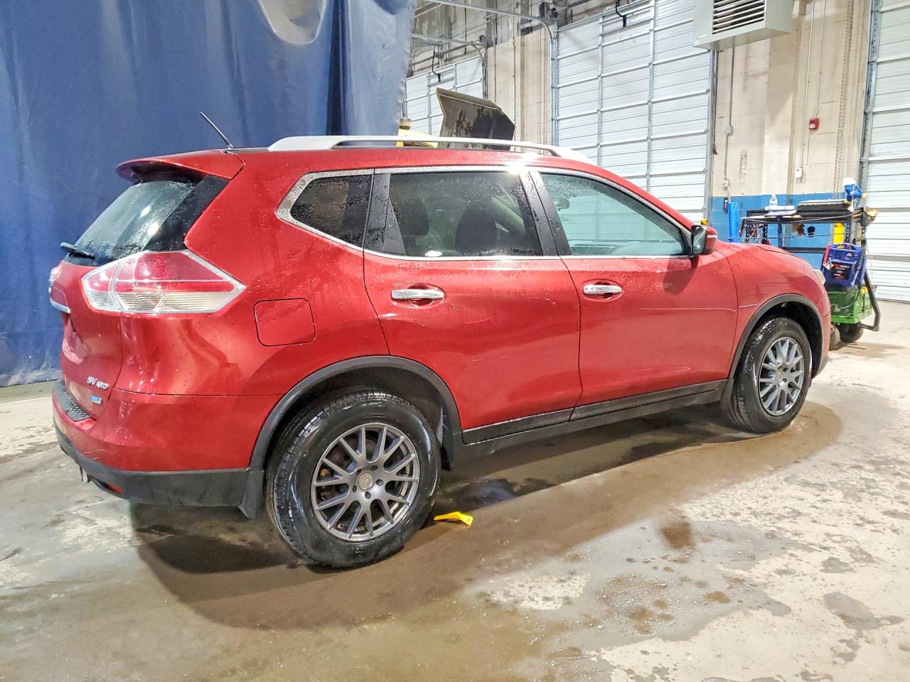 2015 Nissan Rogue S Red vin: 5N1AT2MV2FC865455