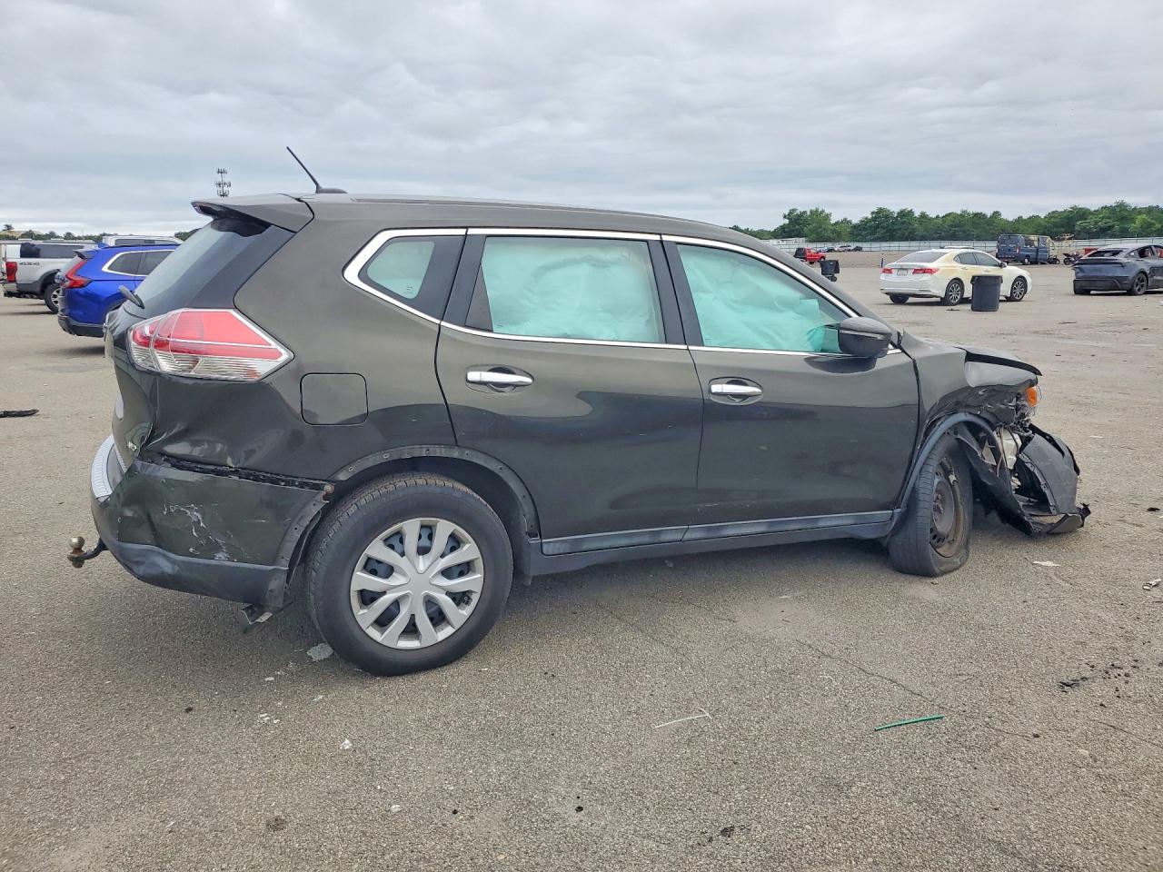 2015 Nissan Rogue S Green vin: 5N1AT2MV2FC907316