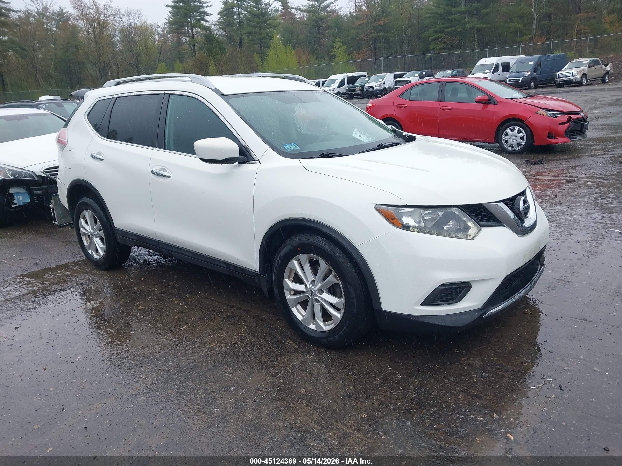 2015 Nissan Rogue Sv Белый vin: 5N1AT2MV2FC916565