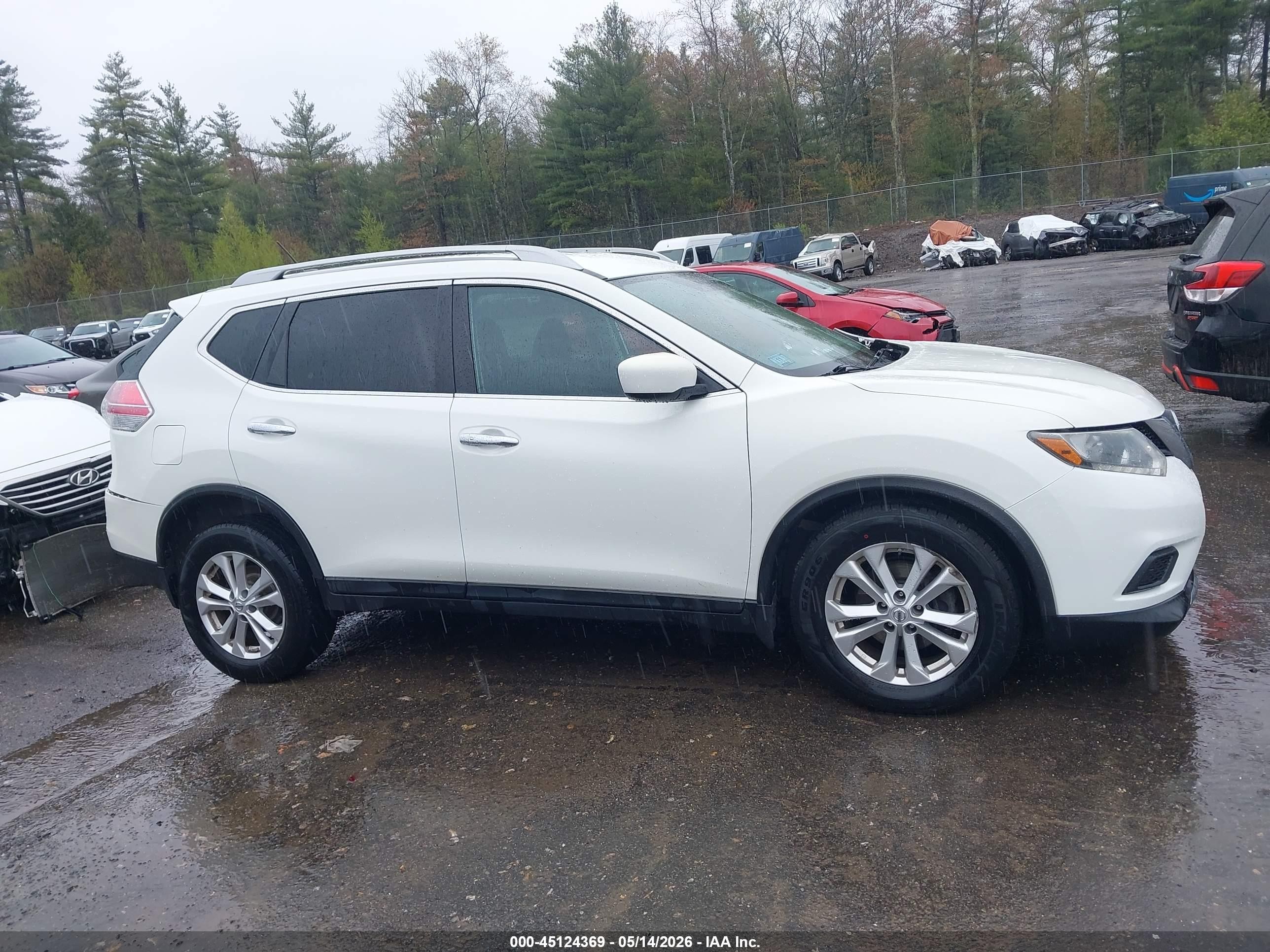 2015 Nissan Rogue Sv White vin: 5N1AT2MV2FC916565