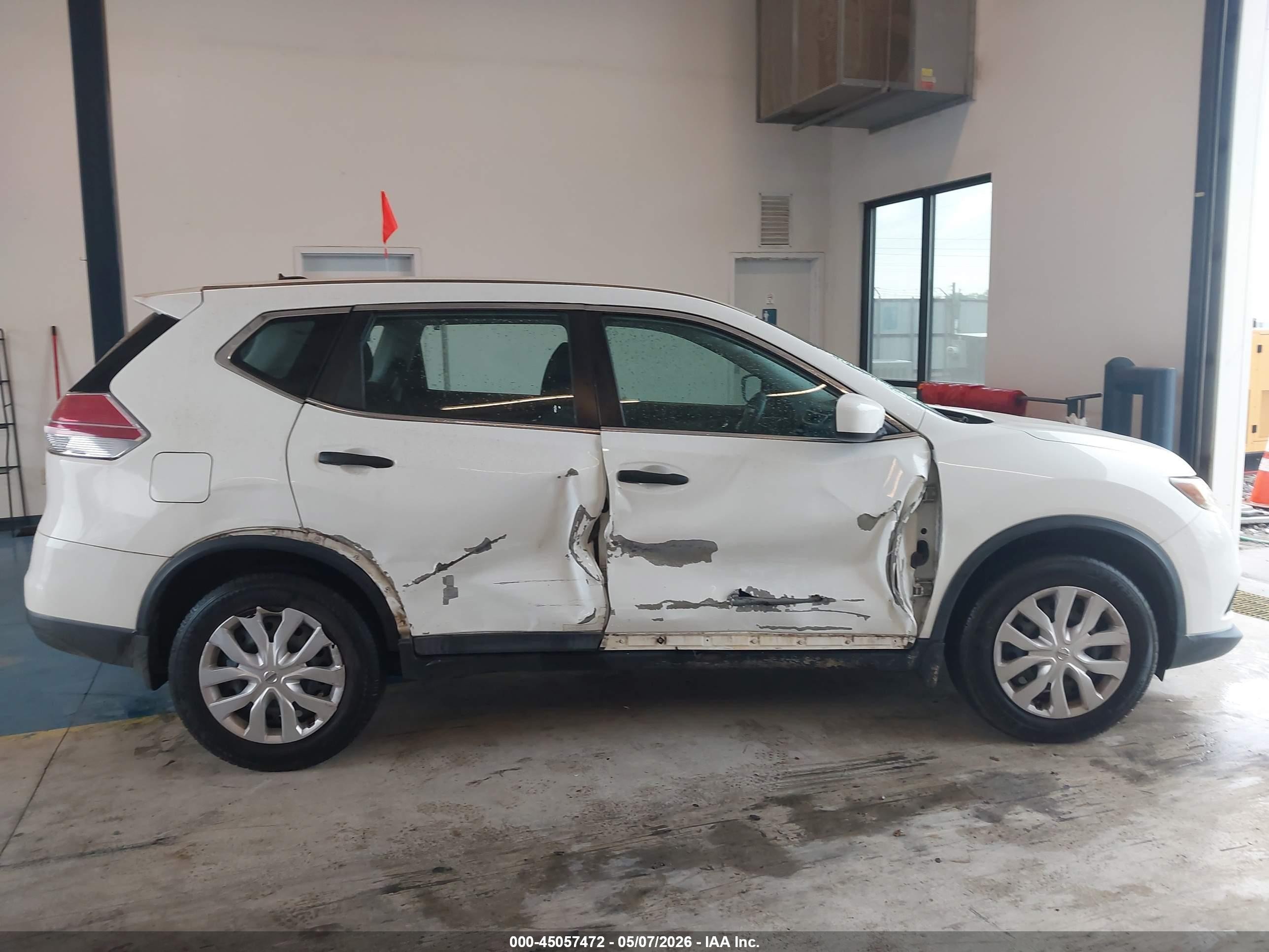2016 Nissan Rogue S/sl/sv White vin: 5N1AT2MV2GC779306
