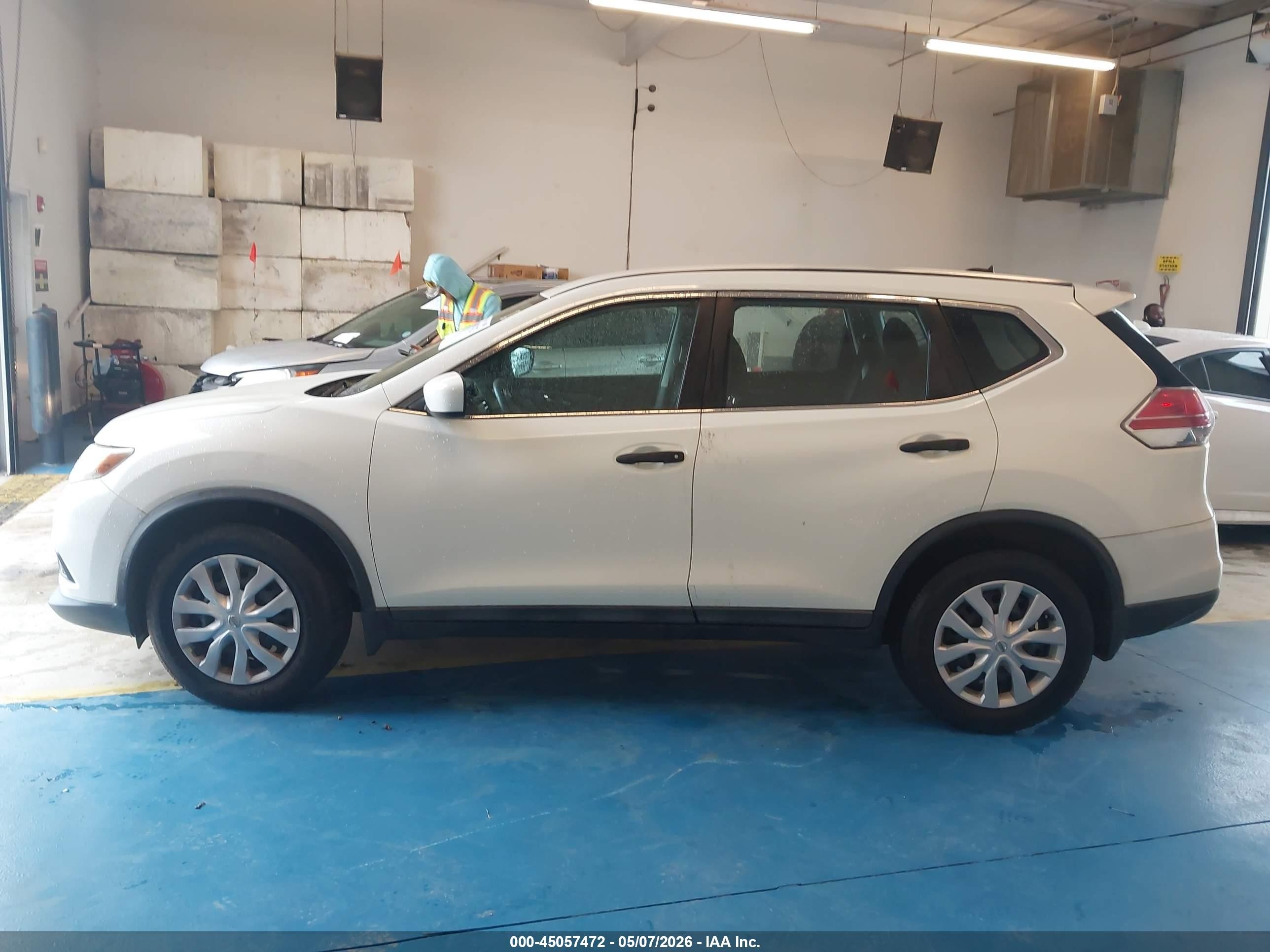 2016 Nissan Rogue S/sl/sv White vin: 5N1AT2MV2GC779306