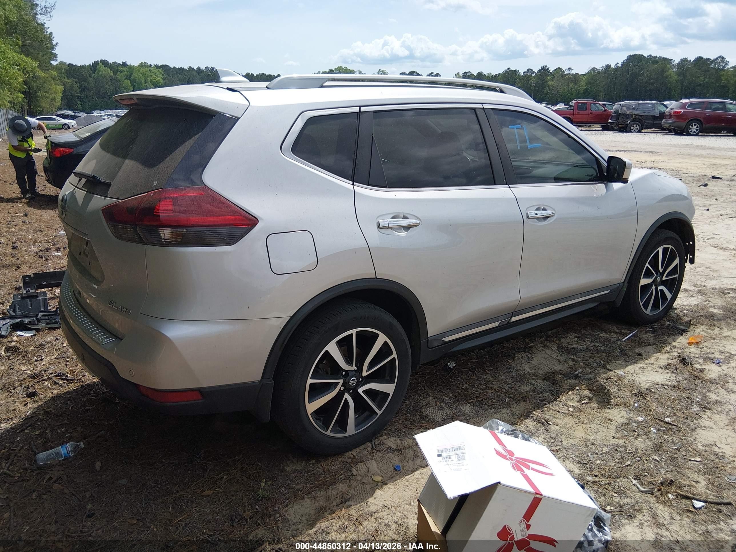 2019 Nissan Rogue Sl Серебряный vin: 5N1AT2MV2KC731104