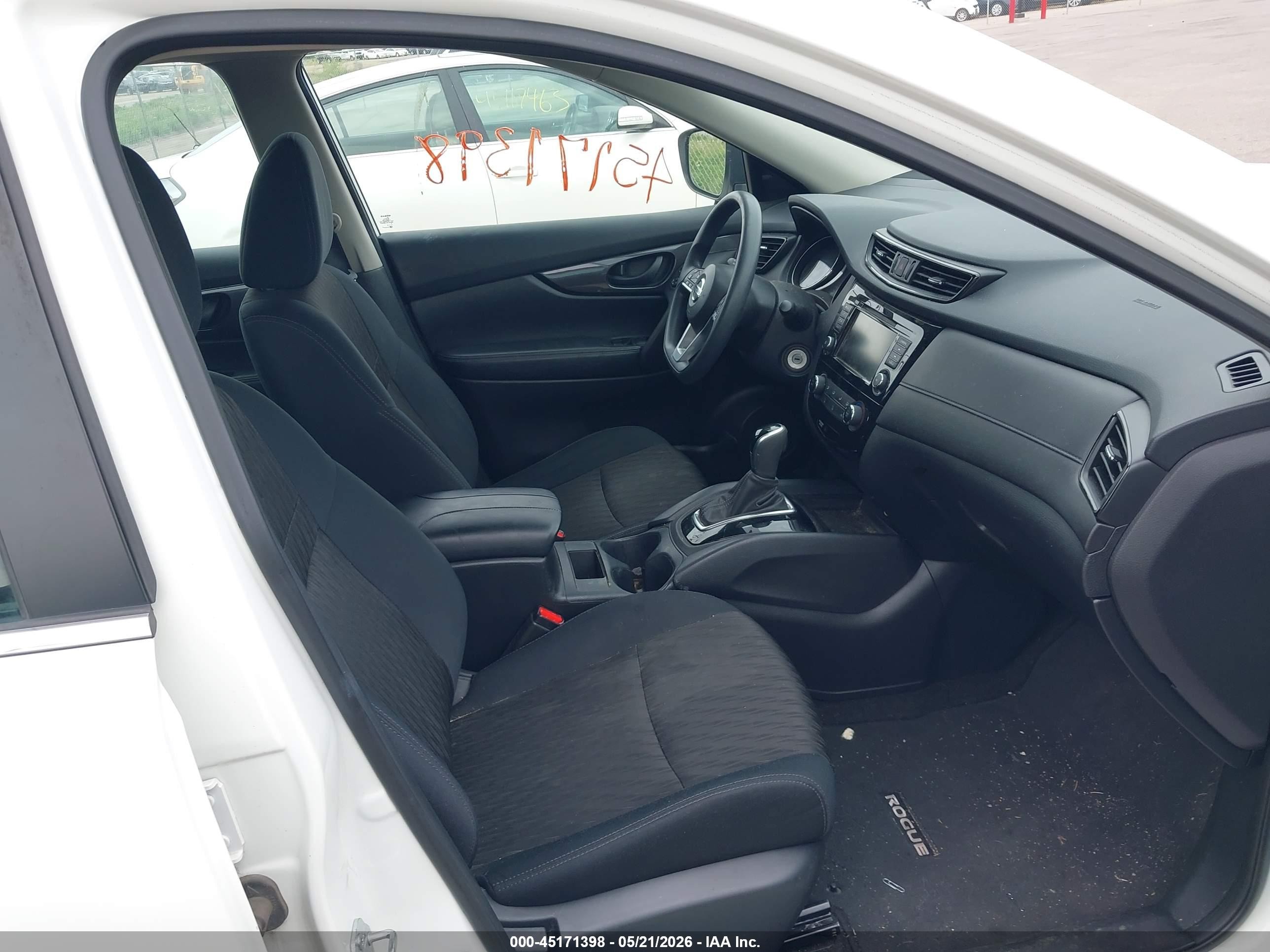 2019 Nissan Rogue S White vin: 5N1AT2MV2KC811356