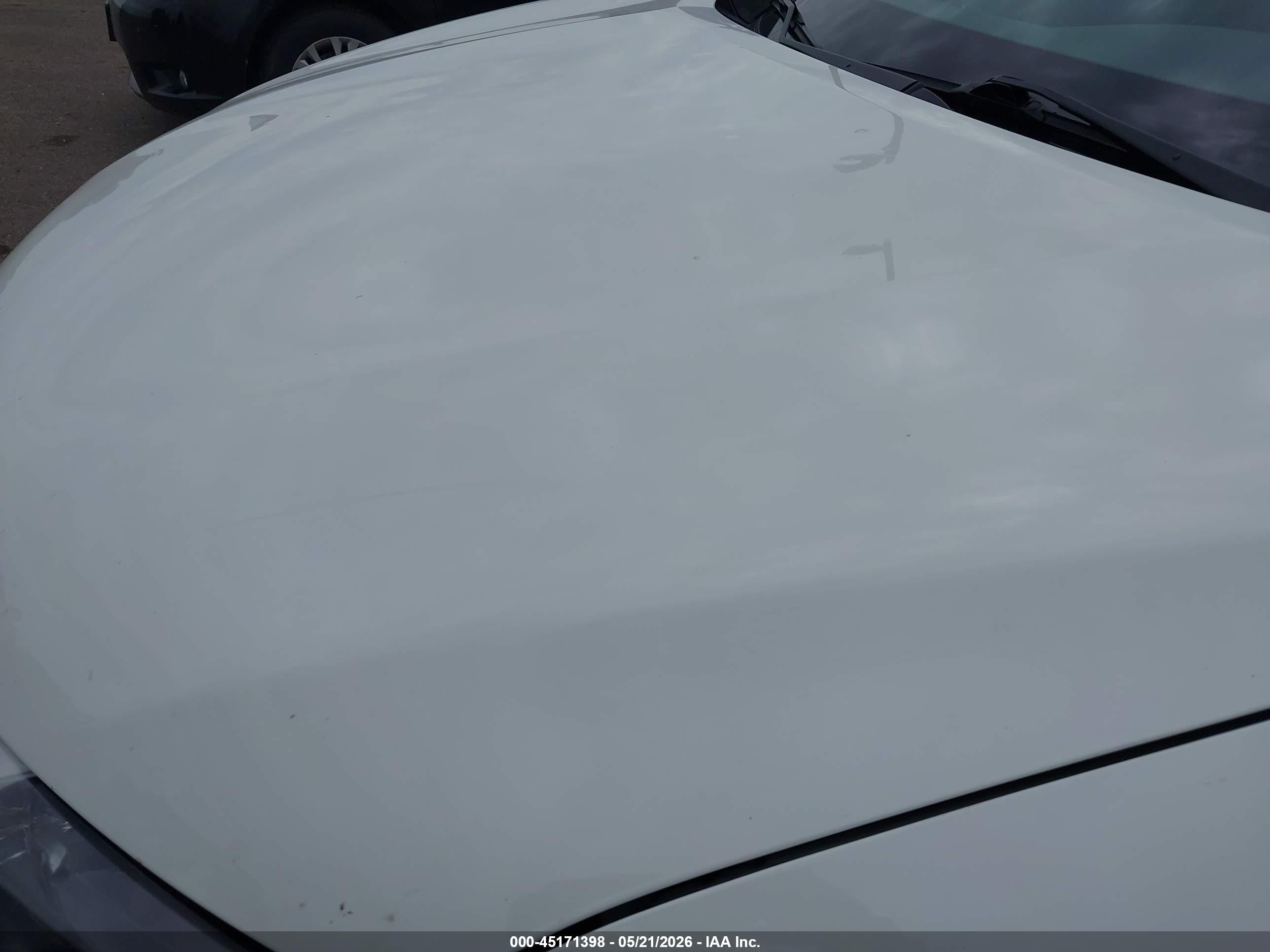 2019 Nissan Rogue S White vin: 5N1AT2MV2KC811356