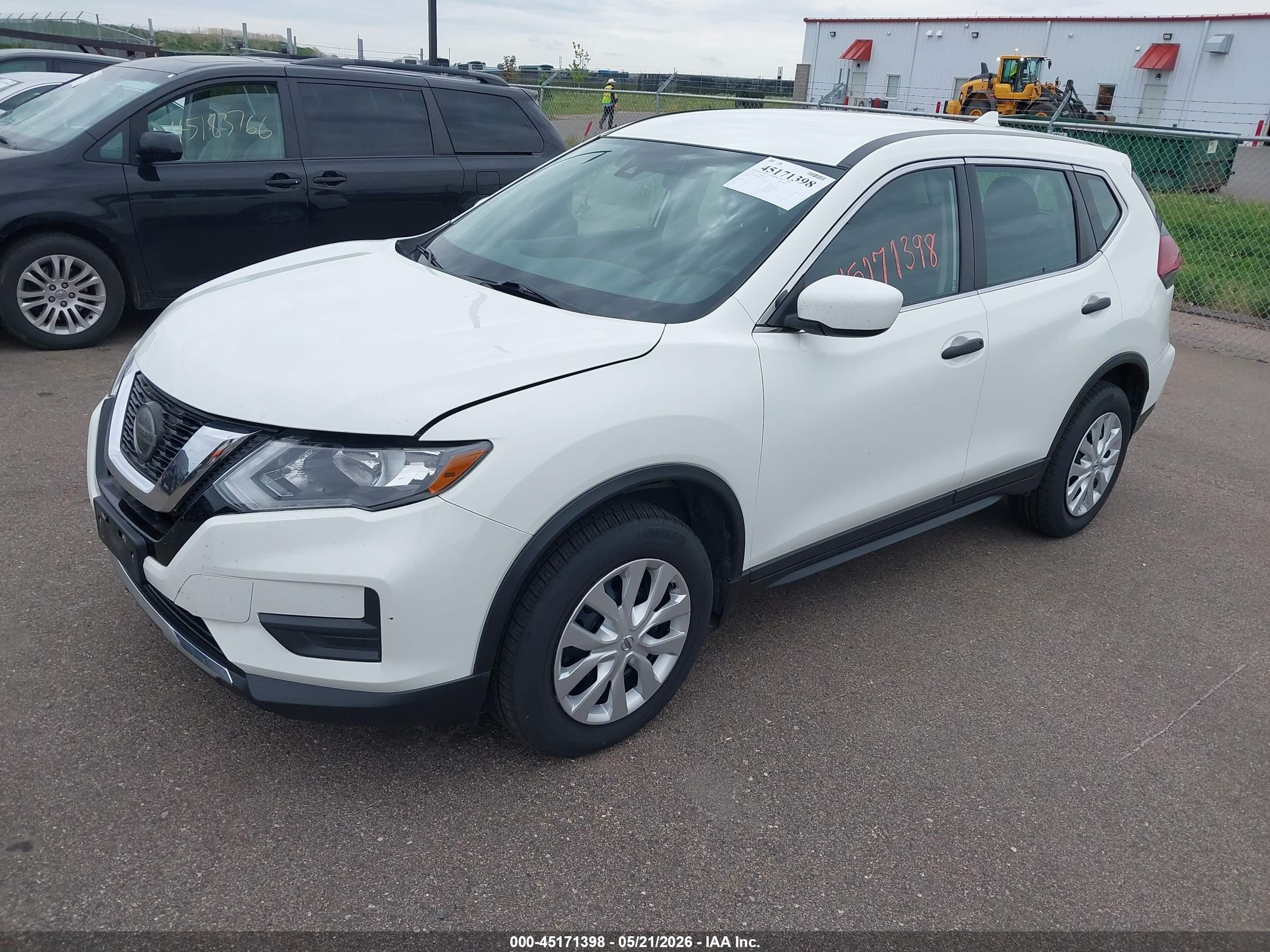2019 Nissan Rogue S White vin: 5N1AT2MV2KC811356
