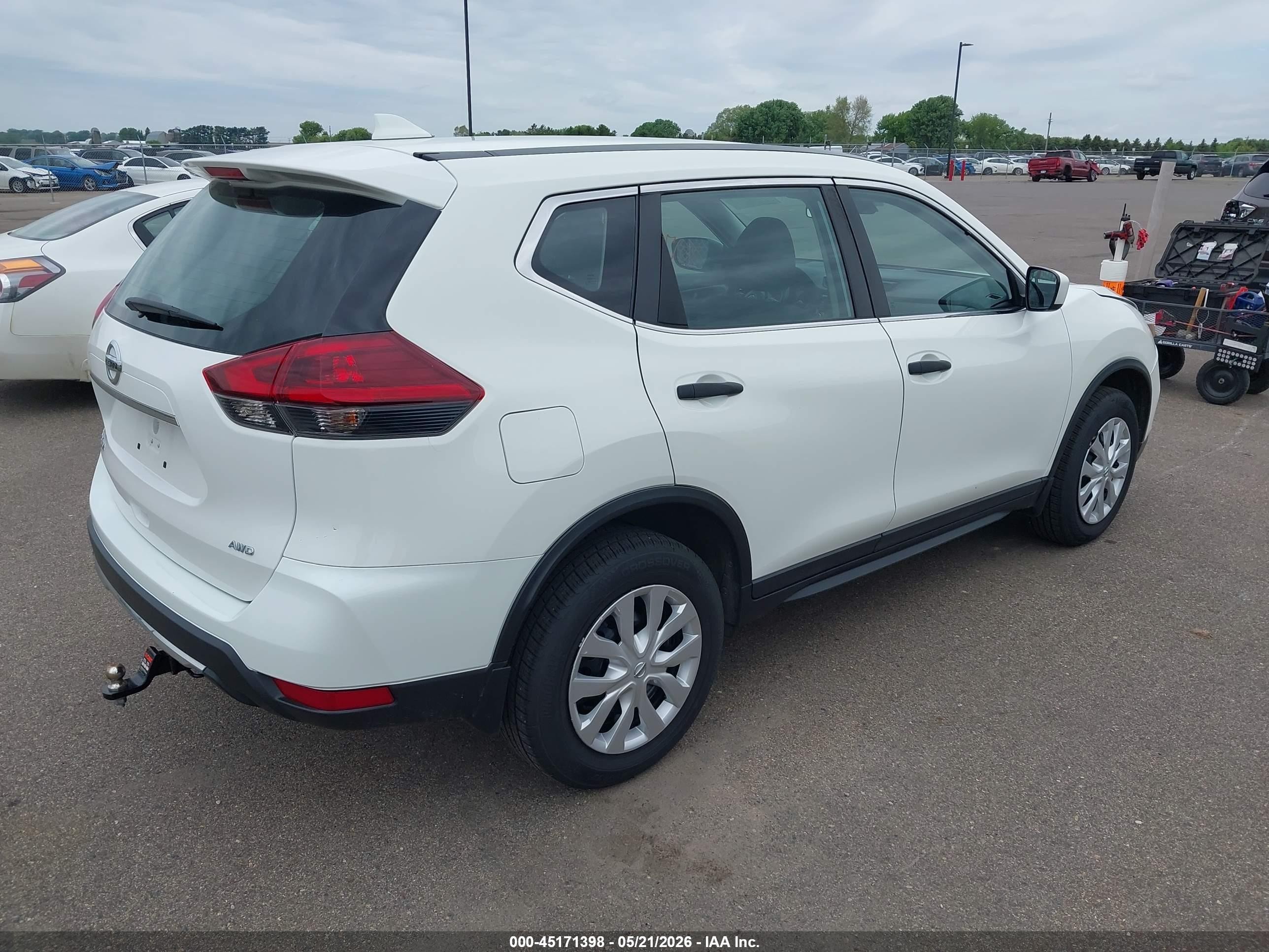 2019 Nissan Rogue S White vin: 5N1AT2MV2KC811356