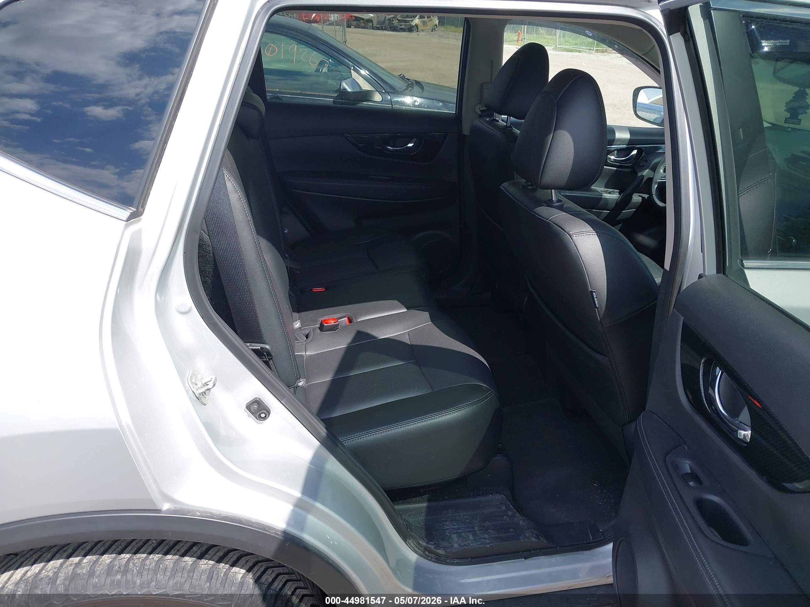 2019 Nissan Rogue Sl Silver vin: 5N1AT2MV2KC822292