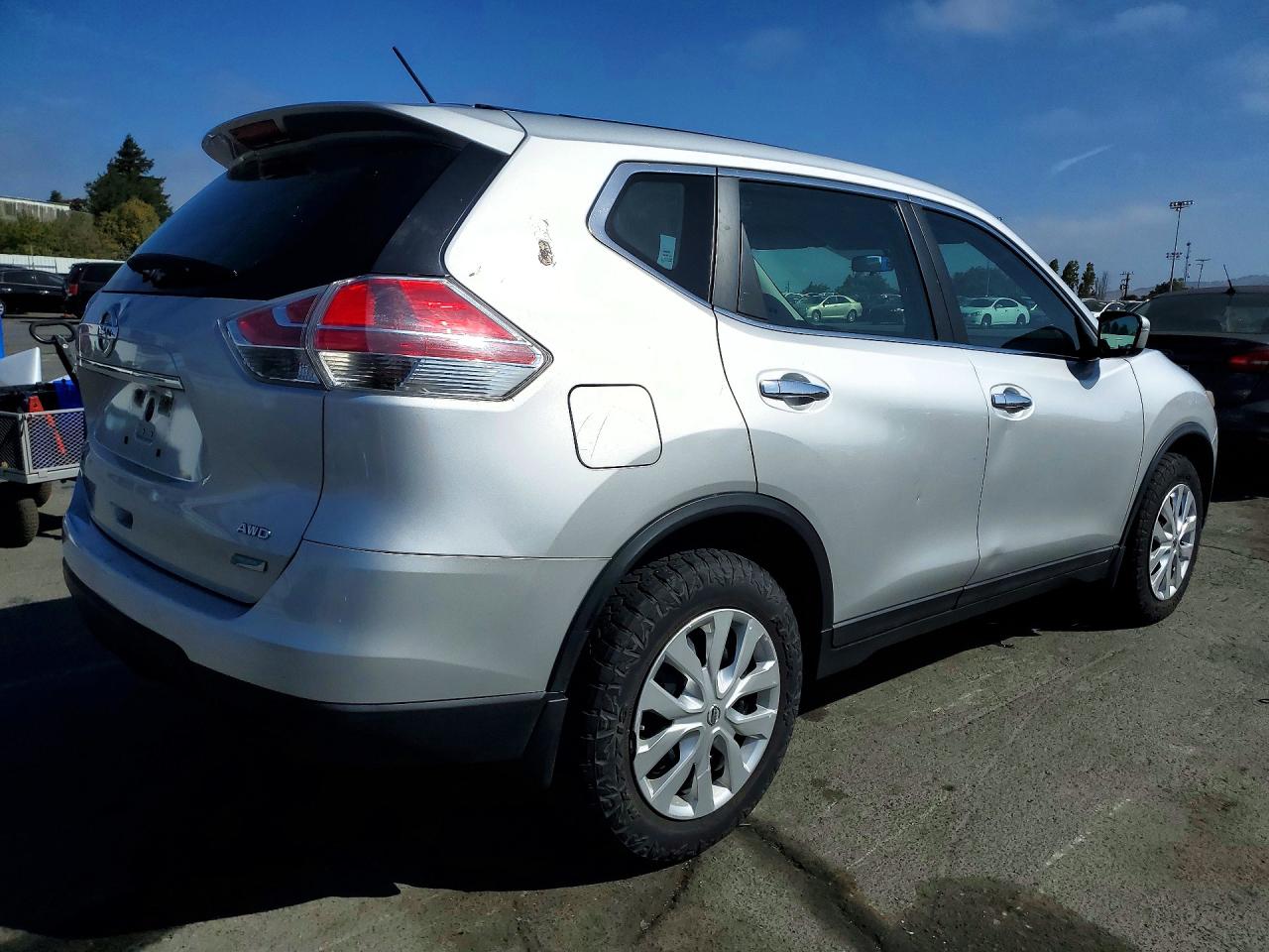 2014 Nissan Rogue S Silver vin: 5N1AT2MV3EC751186