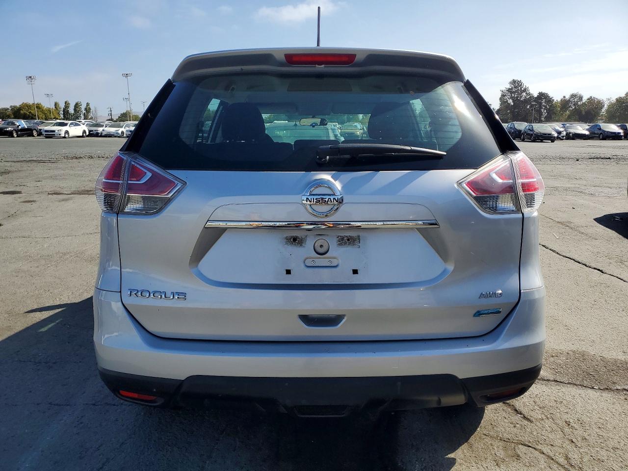 2014 Nissan Rogue S Silver vin: 5N1AT2MV3EC751186
